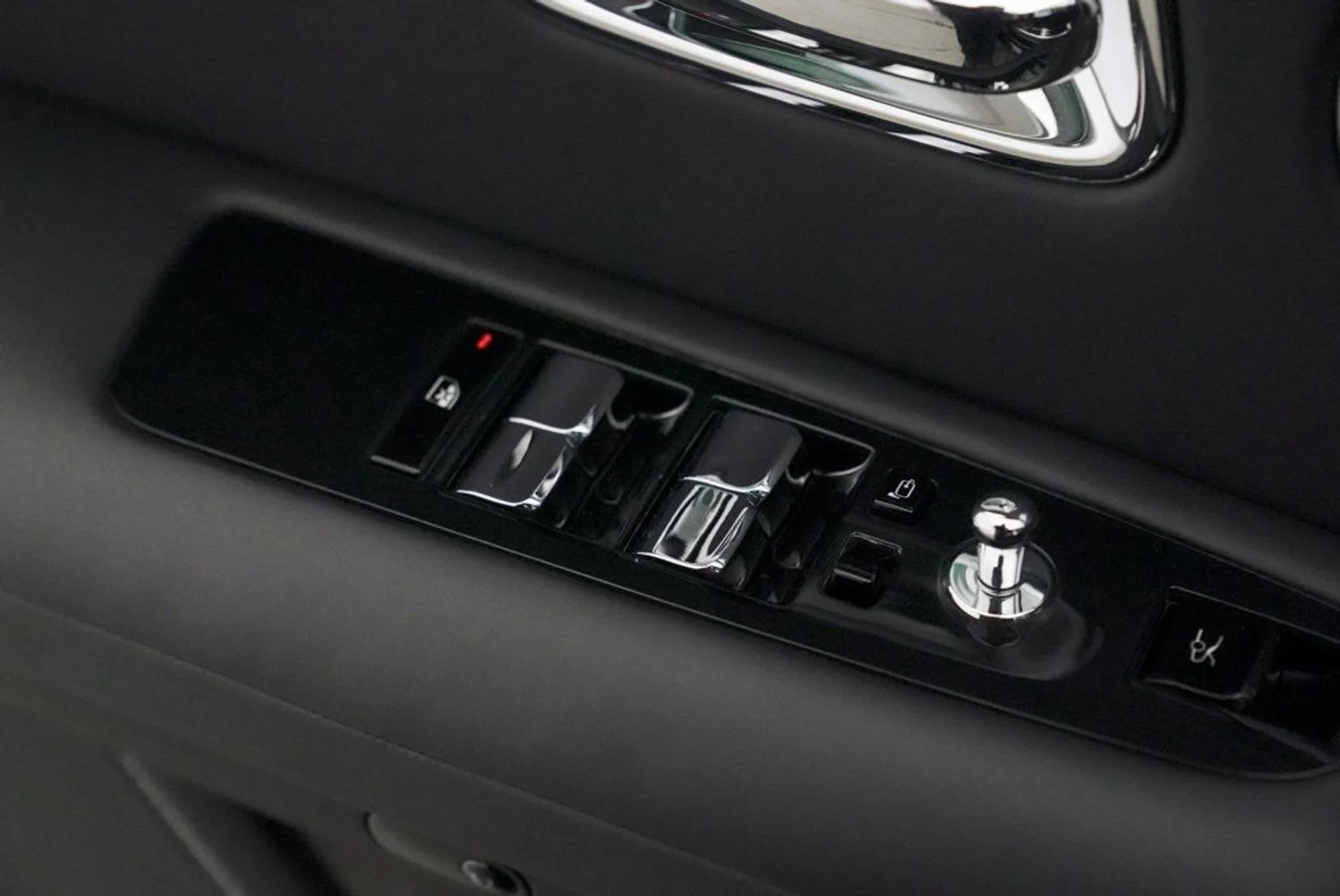 mph011_4190920837_kw0ybc67zis0x6ixb48kju4otto6_6b893814b3