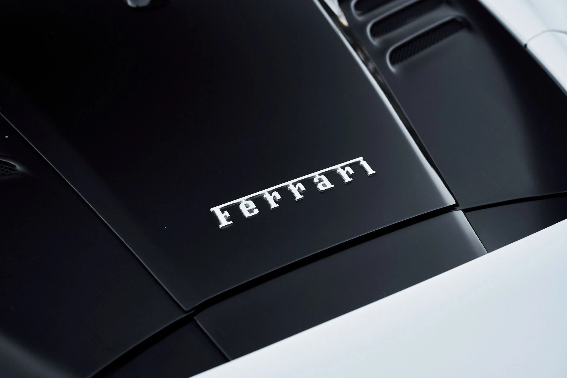 mph011_4191275770_Used_2021_Ferrari_F8_Spider_Base_1763084366_728e97e1b4