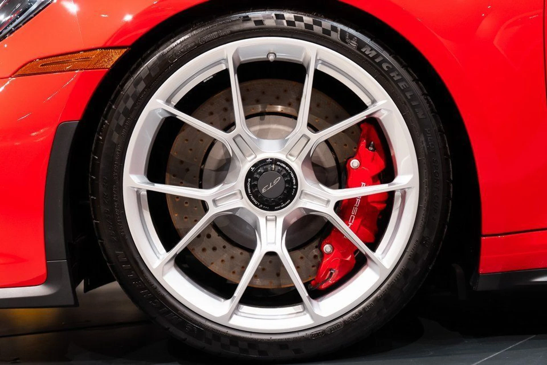 mph011_4195238052_57144a8002074ddc919ae7adc65b1b1a_7e314ec842