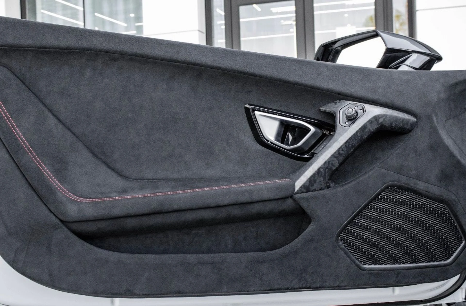 mph011_419533520_Used_2018_Lamborghini_Huracan_LP_640_4_Performante_Spyder_1776111575_1c15d8a881