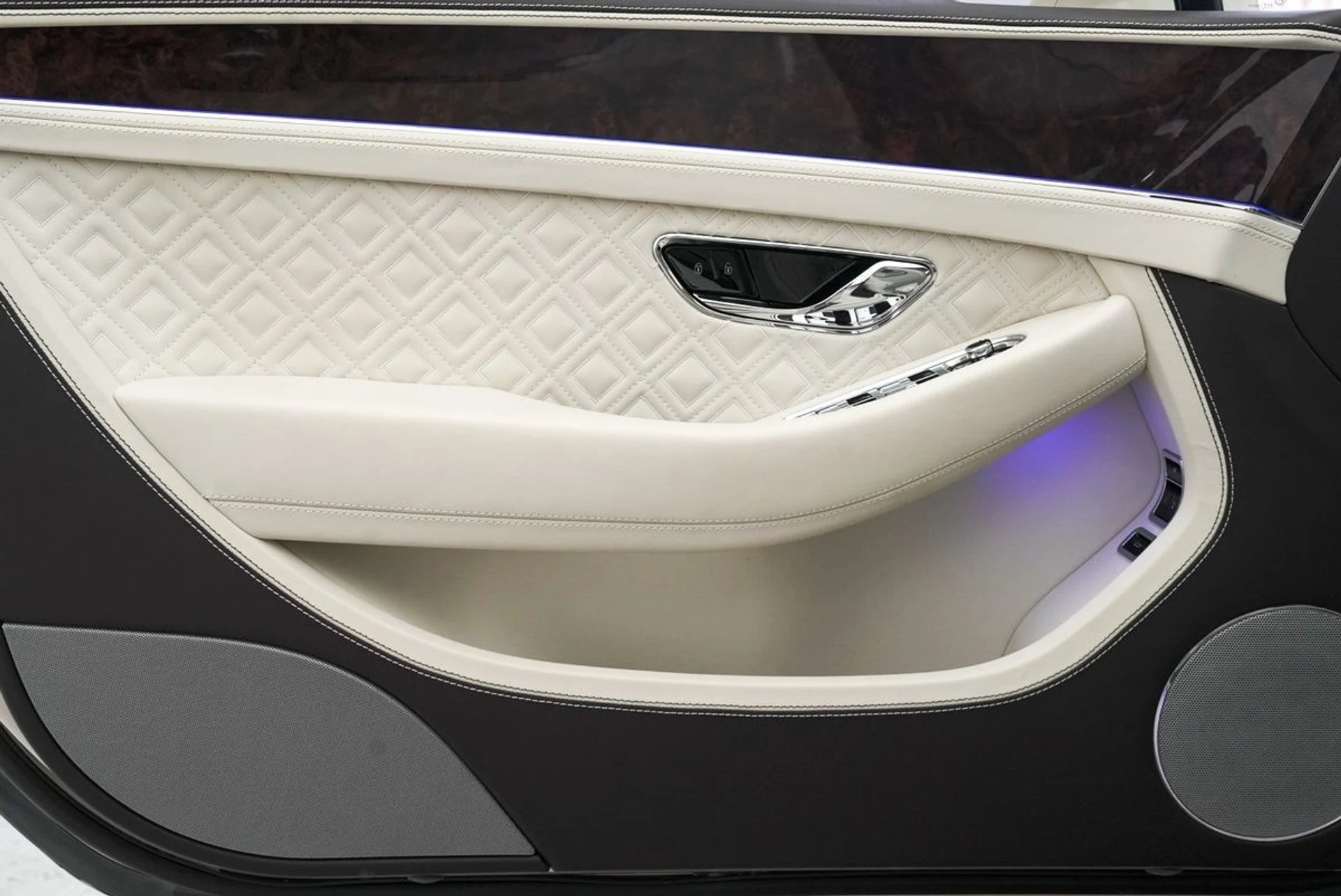 mph011_4196434084_yqq7zgisprvy730vyn2qfix3mo4y_985dcb4940