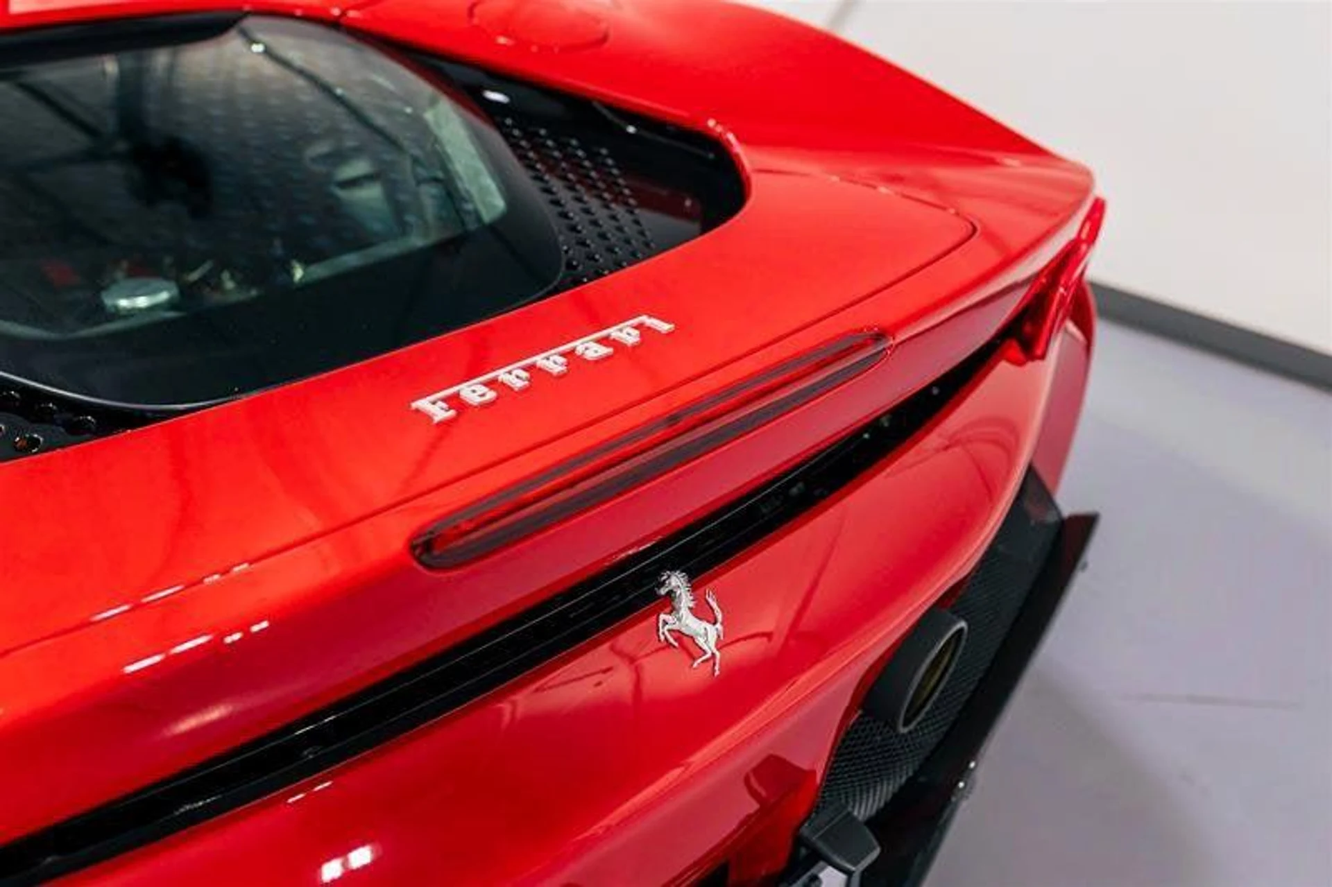 mph011_4200942666_Used_2025_Ferrari_SF_90_Spider_Base_1782922724_504c80590f
