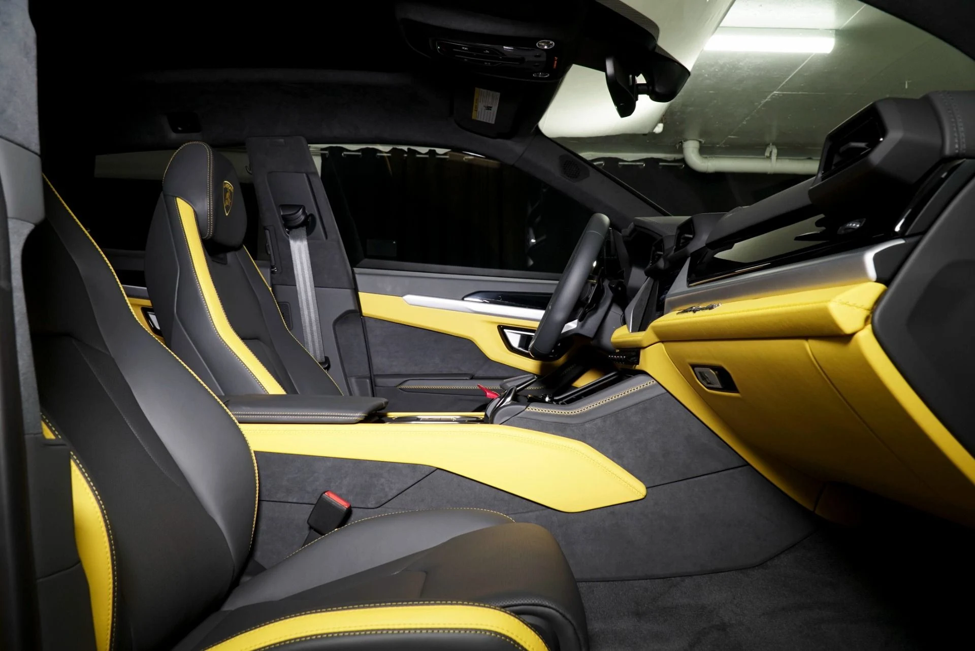 mph011_4203581084_New_2026_Lamborghini_Urus_SE_1776446130_ec6ad1e89d