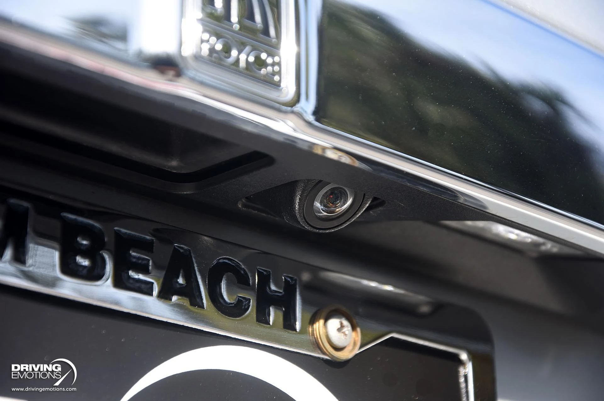 mph011_4204925498_883_p12_l_6f7a3edd17