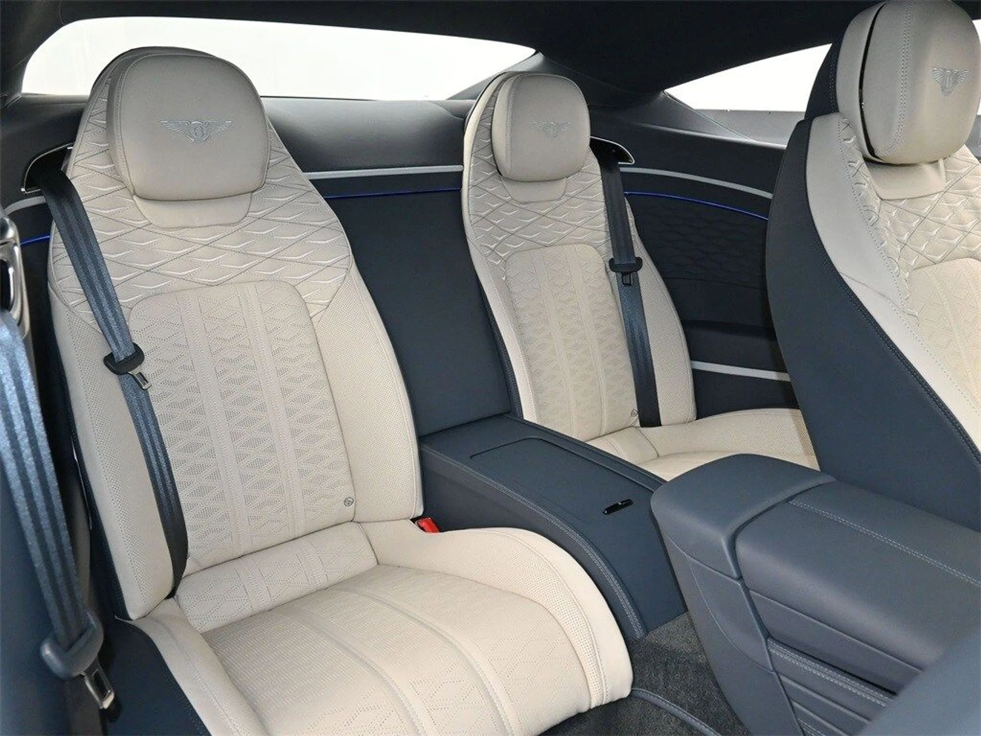 mph011_4205671406_0df9b7ab4504b369d5d31870cc8b579fx_9b8cf1a90c