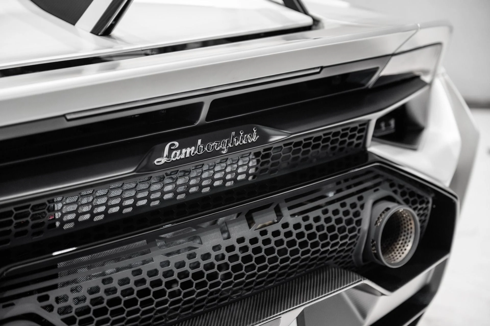 mph011_4209495958_Used_2023_Lamborghini_Huracan_STO_STO_1784326294_1fada7b64d