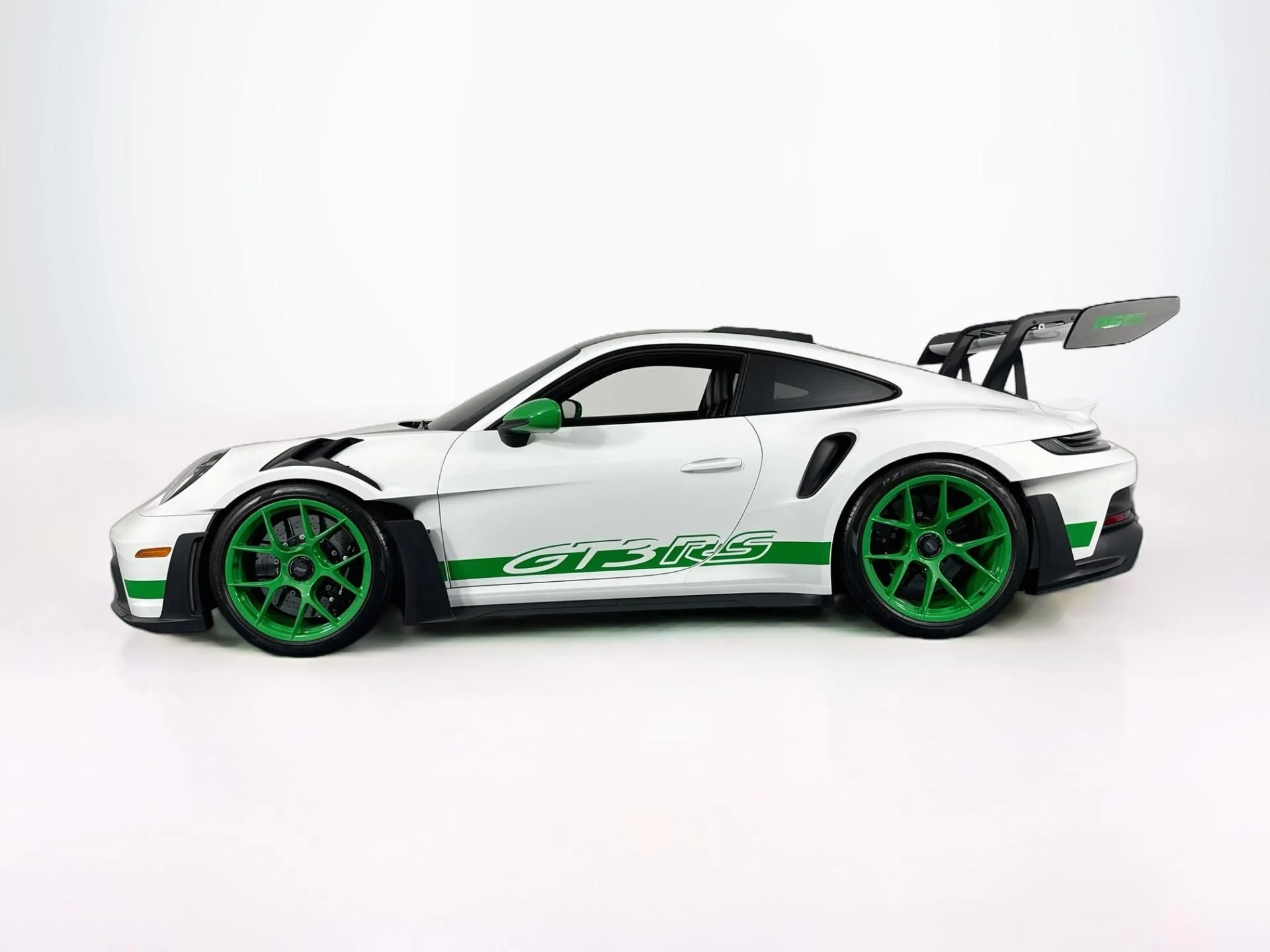 mph011_4216353613_Used_2024_Porsche_911_GT_3_RS_1786481411_ef6052ed41