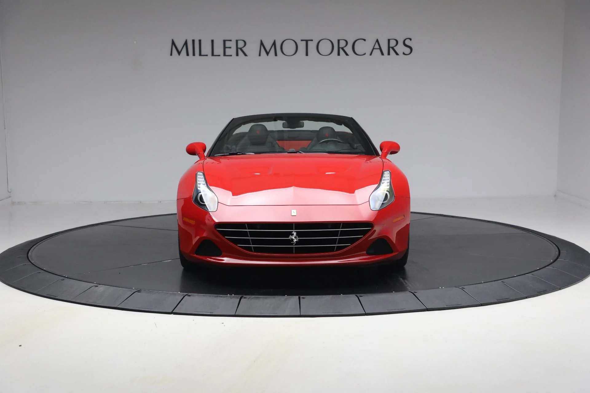 mph011_4217864265_Used_2017_Ferrari_California_T_1787347331_5bc03231a4