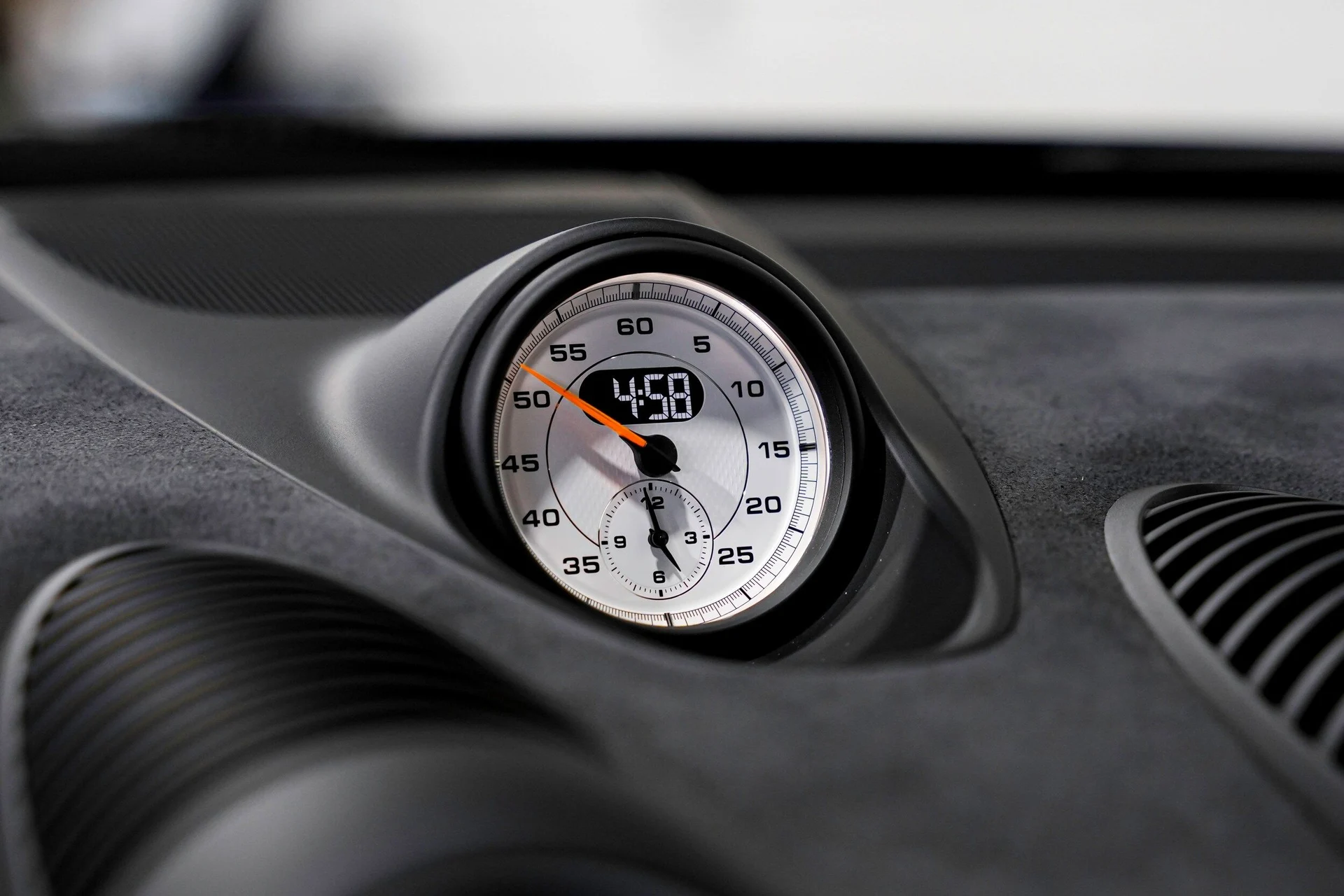 mph011_4222651858_261f8b4965a360619714fae8b0e17d47x_d1b4090610