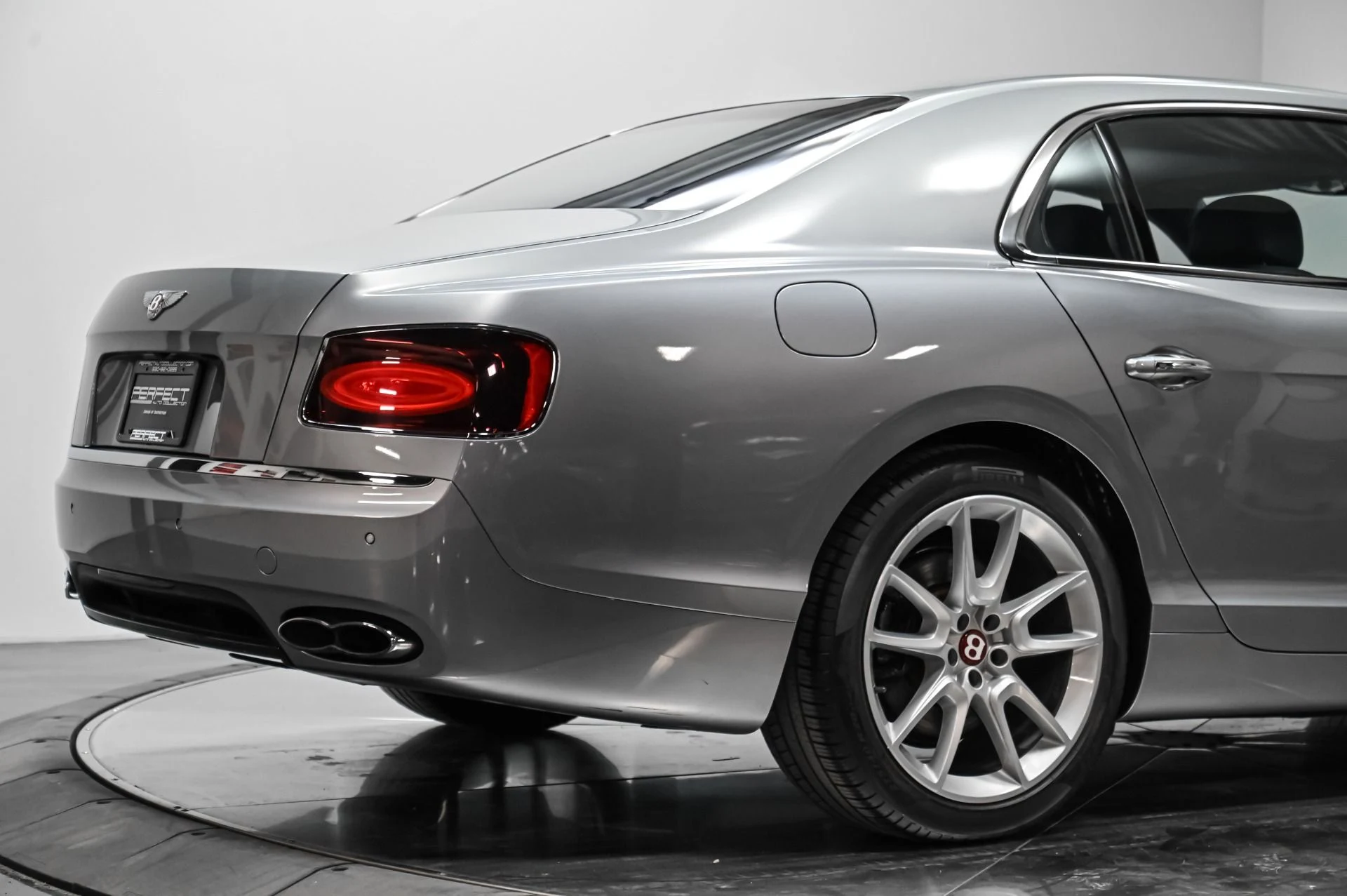 mph011_4224142769_Used_2018_Bentley_Flying_Spur_V8_S_1754506017_50f778d4ef