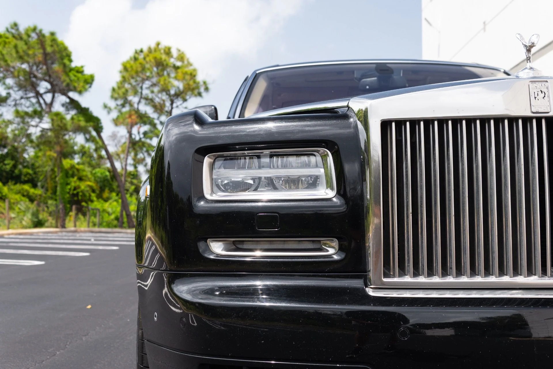 mph011_423016468_Used_2015_Rolls_Royce_Phantom_1779983365_d4dc89123a