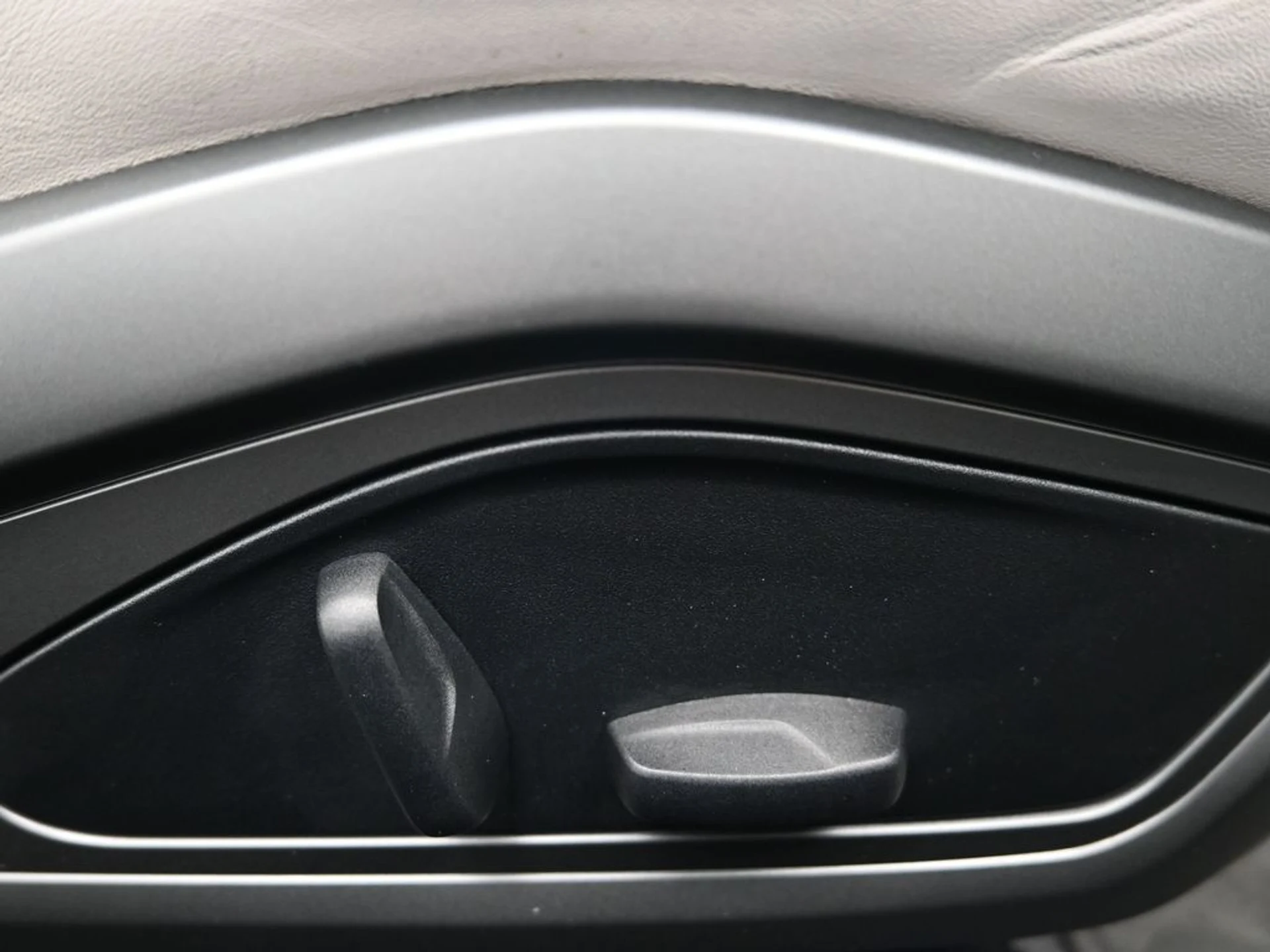 mph011_4244909151_0e4d173eac719d9e8209323c8108f69fx_9ae8d8fb33