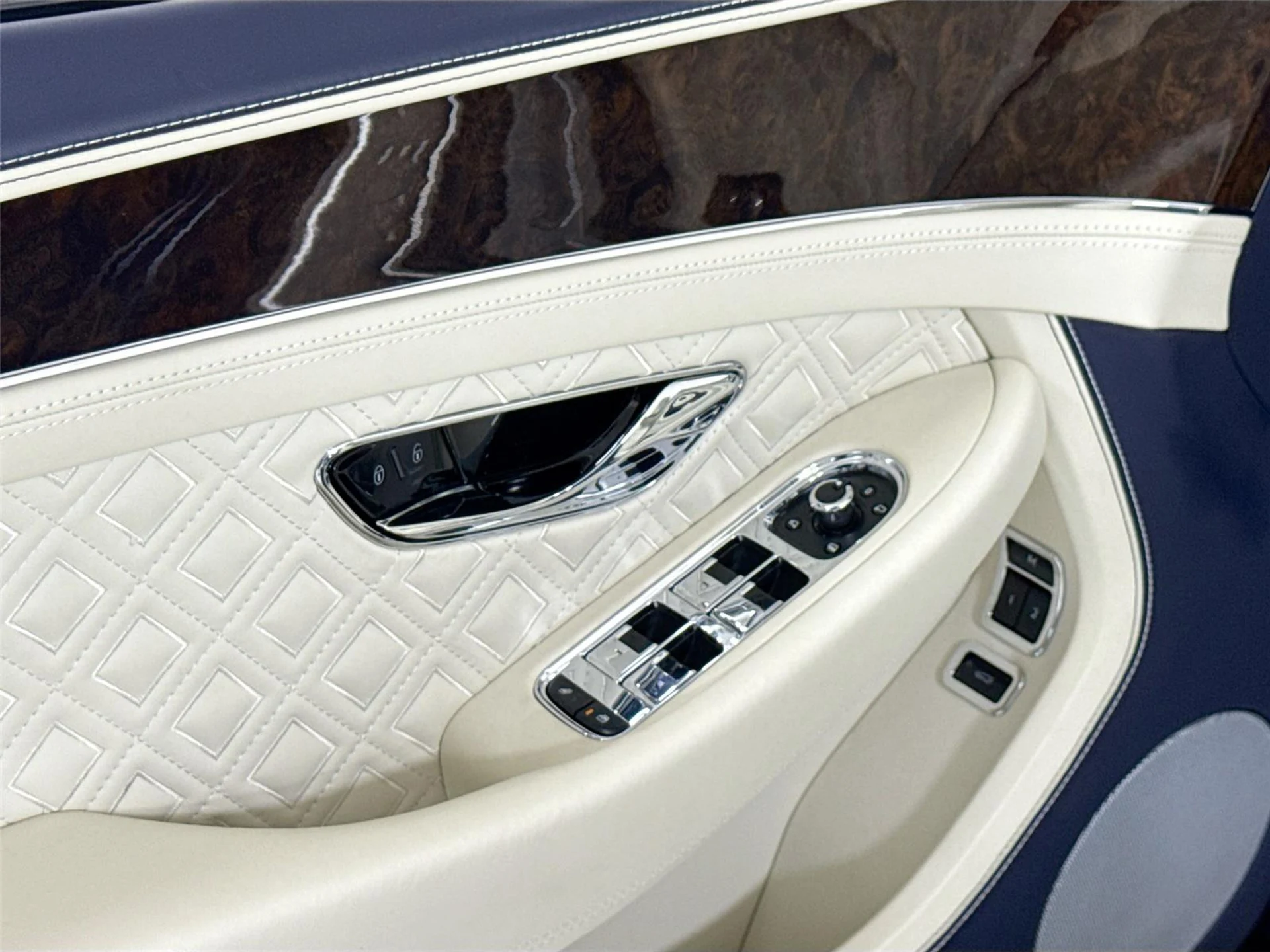 mph011_425042936_28e2ef9c8c8eeac53929e39830f71f51_ea30c71268