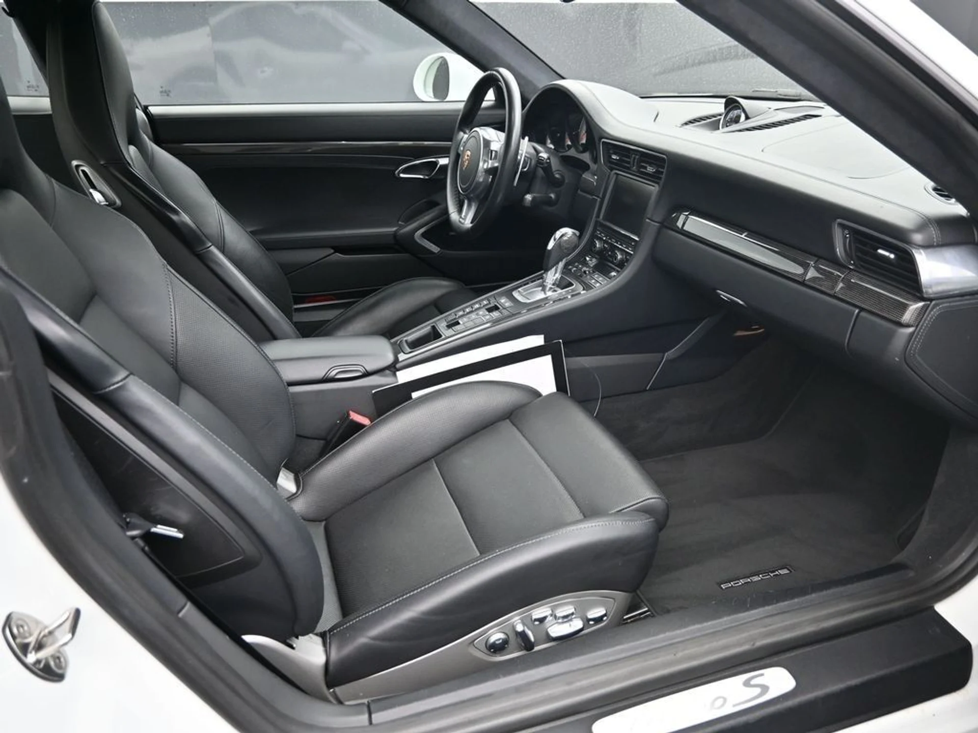 mph011_4258197734_08492cad729c8bad53ce38a387c78001x_0c480e22af