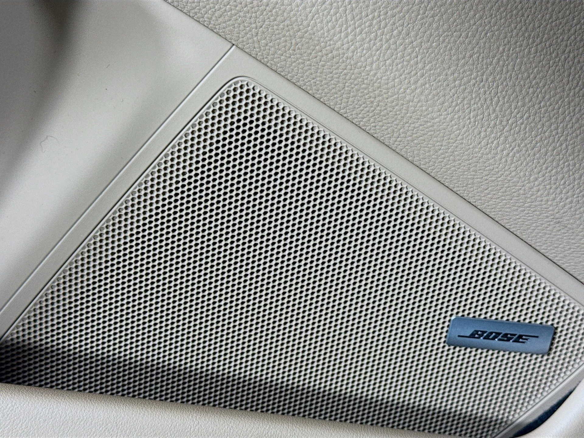 mph011_4264242740_c1b8b9c8aaa63213c894d10577274ec1x_df841817c9