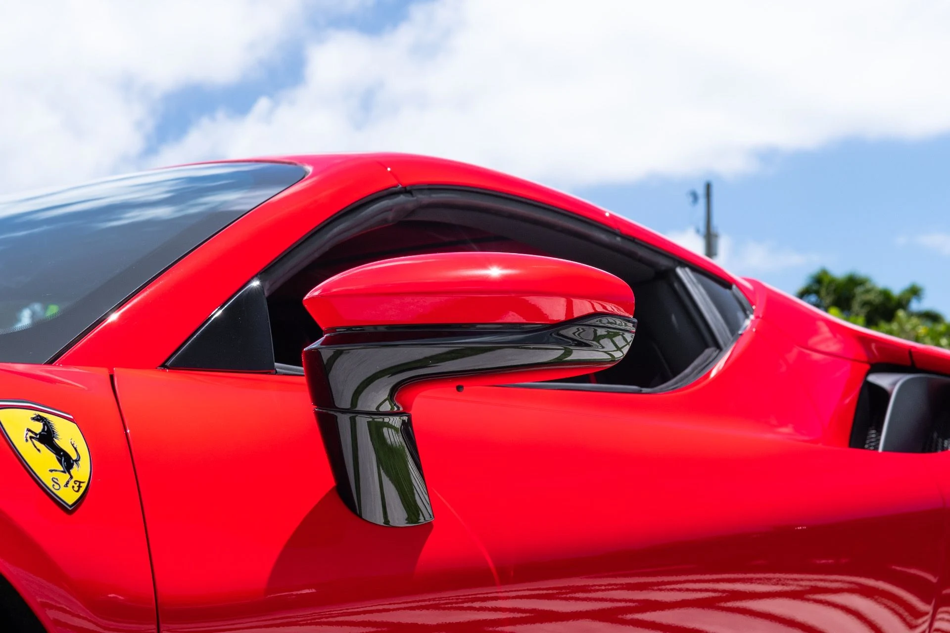 mph011_4272189951_Used_2025_Ferrari_SF_90_Spider_1779242361_032ee1b6d6