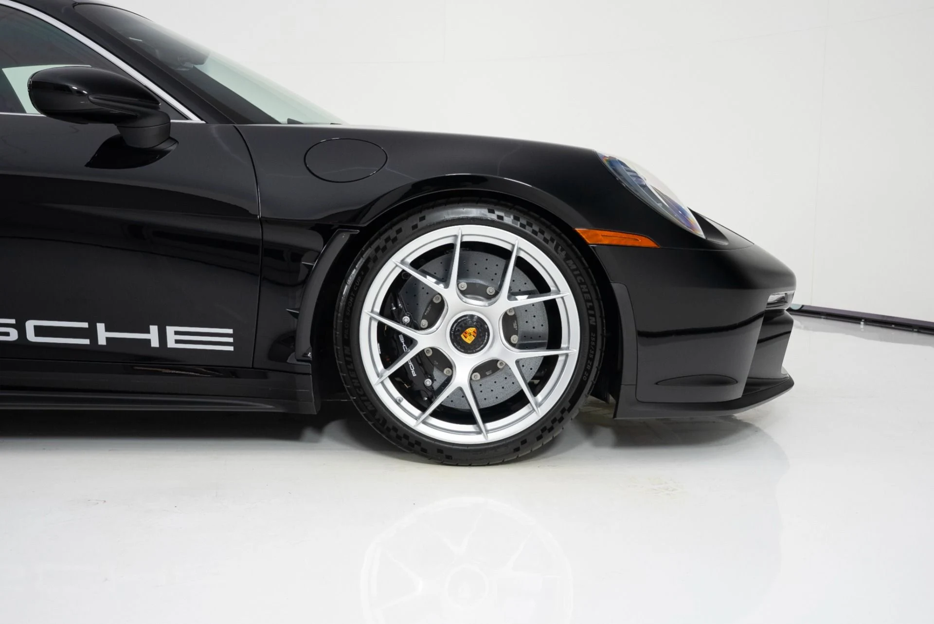 mph011_4277124447_Used_2024_Porsche_911_ST_1764024900_435bf70ba0