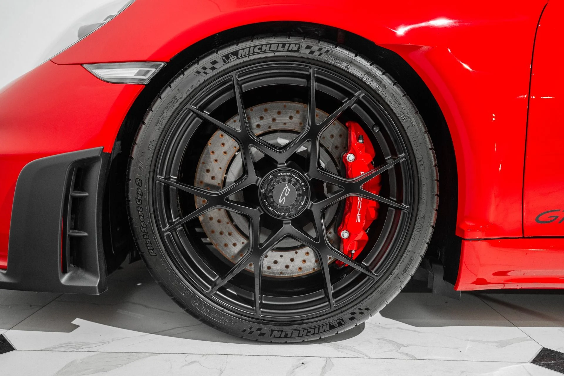 mph011_43082891_Used_2024_Porsche_718_Cayman_GT_4_RS_1762886249_99c2f93acb