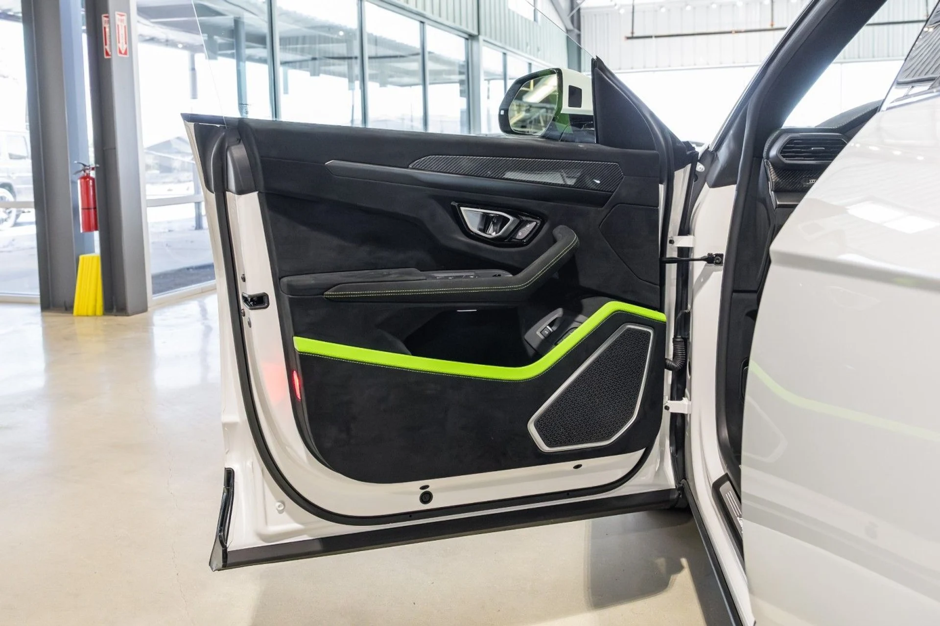 mph011_434899992_Cw_4658783813