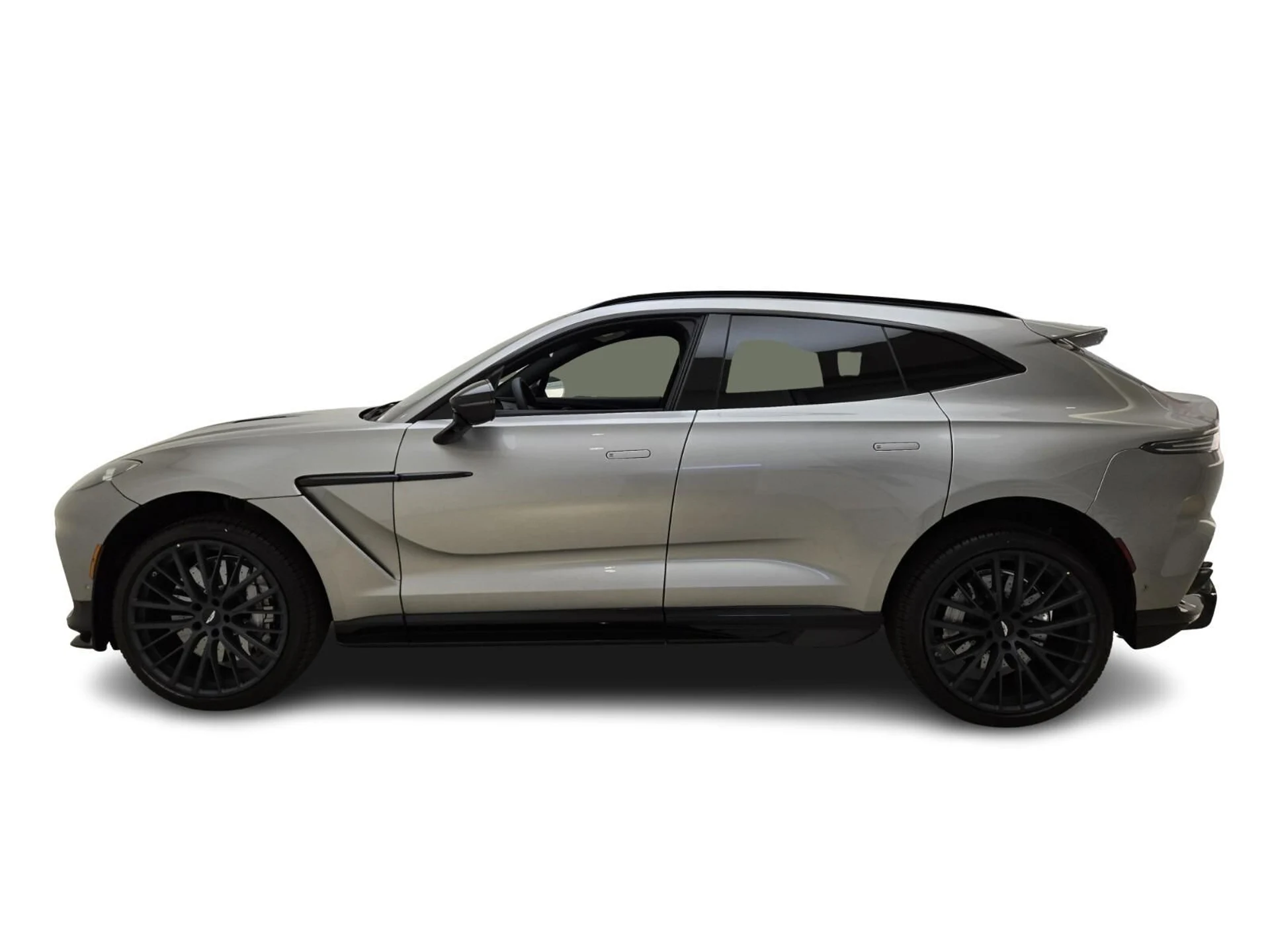 mph011_43802355_New_2025_Aston_Martin_DBX_707_1753162754_bea3a556b0