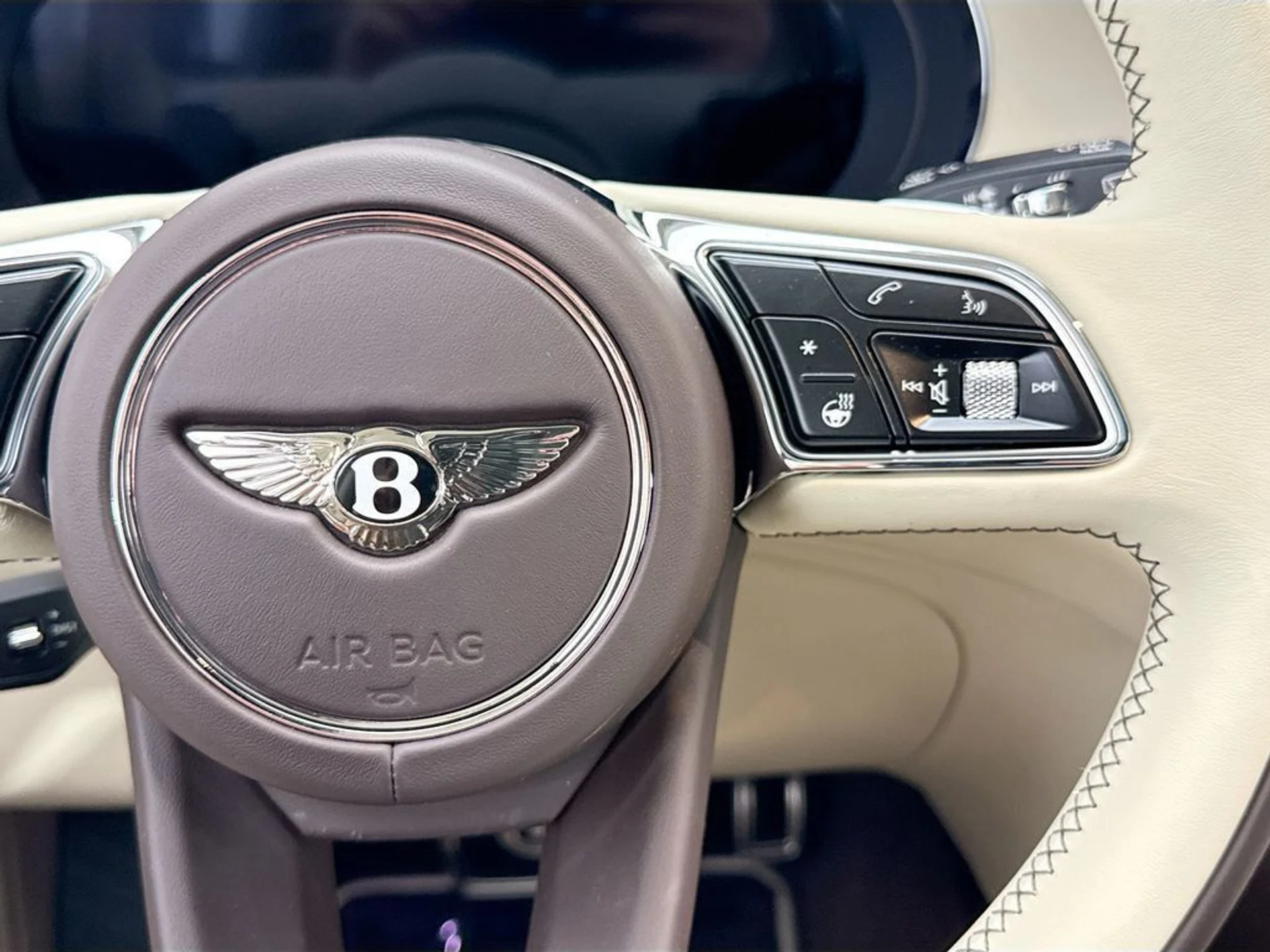 mph011_440828406_new_2026_bentley_bentayga_8119_23010475_12_1024_a77d8409d2