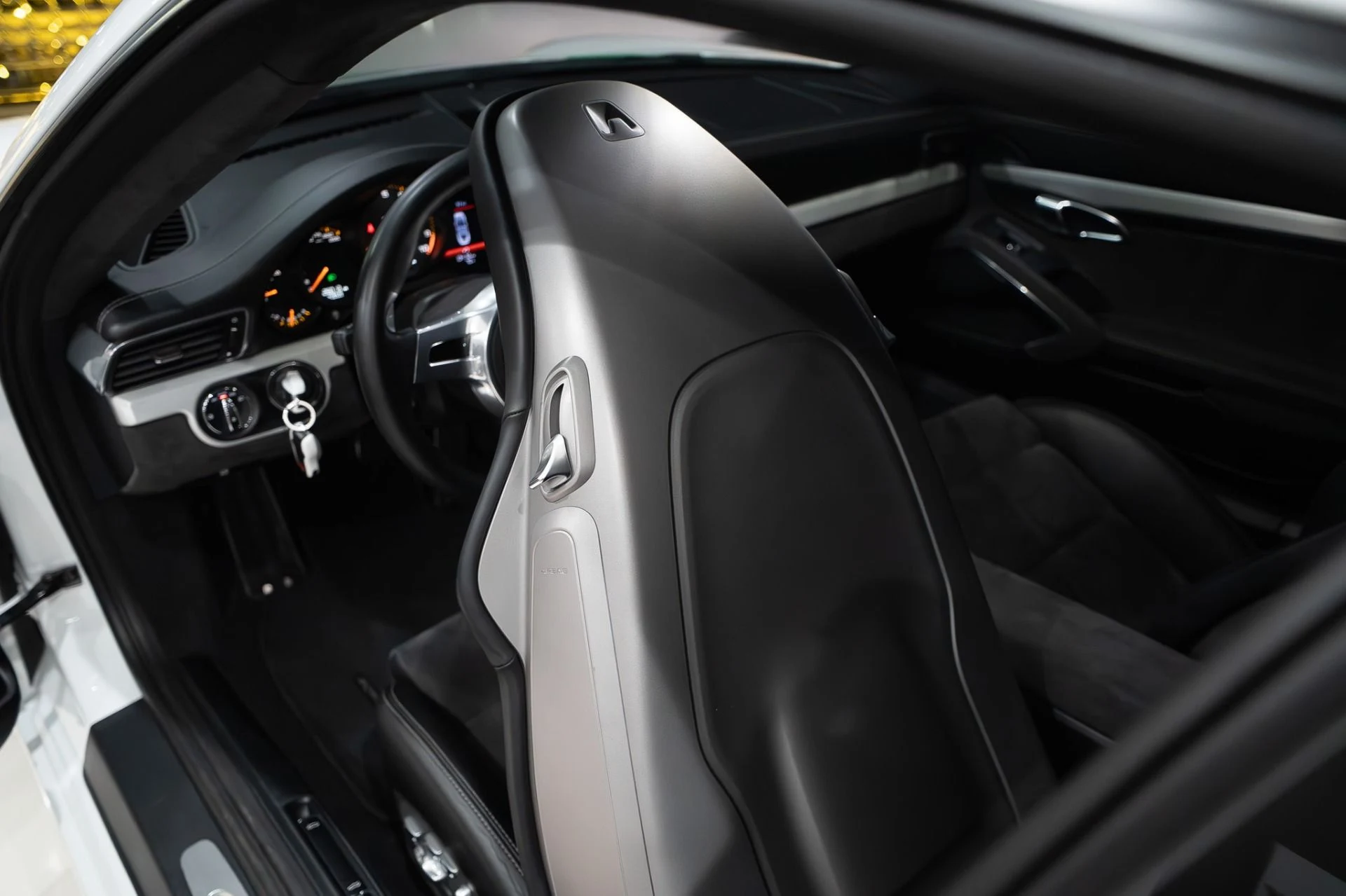 mph011_44715083_13450_p12_l_d4993428d4