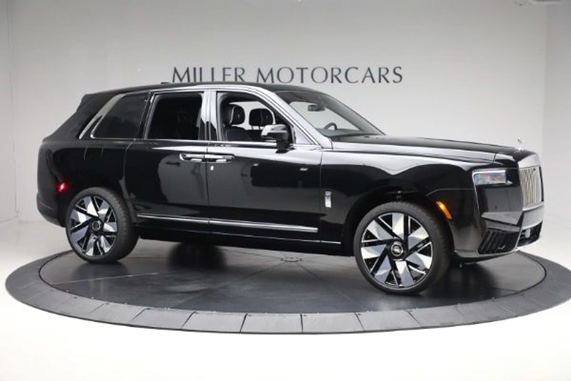 mph011_458375208_New_2026_Rolls_Royce_Cullinan_e3c30a552d