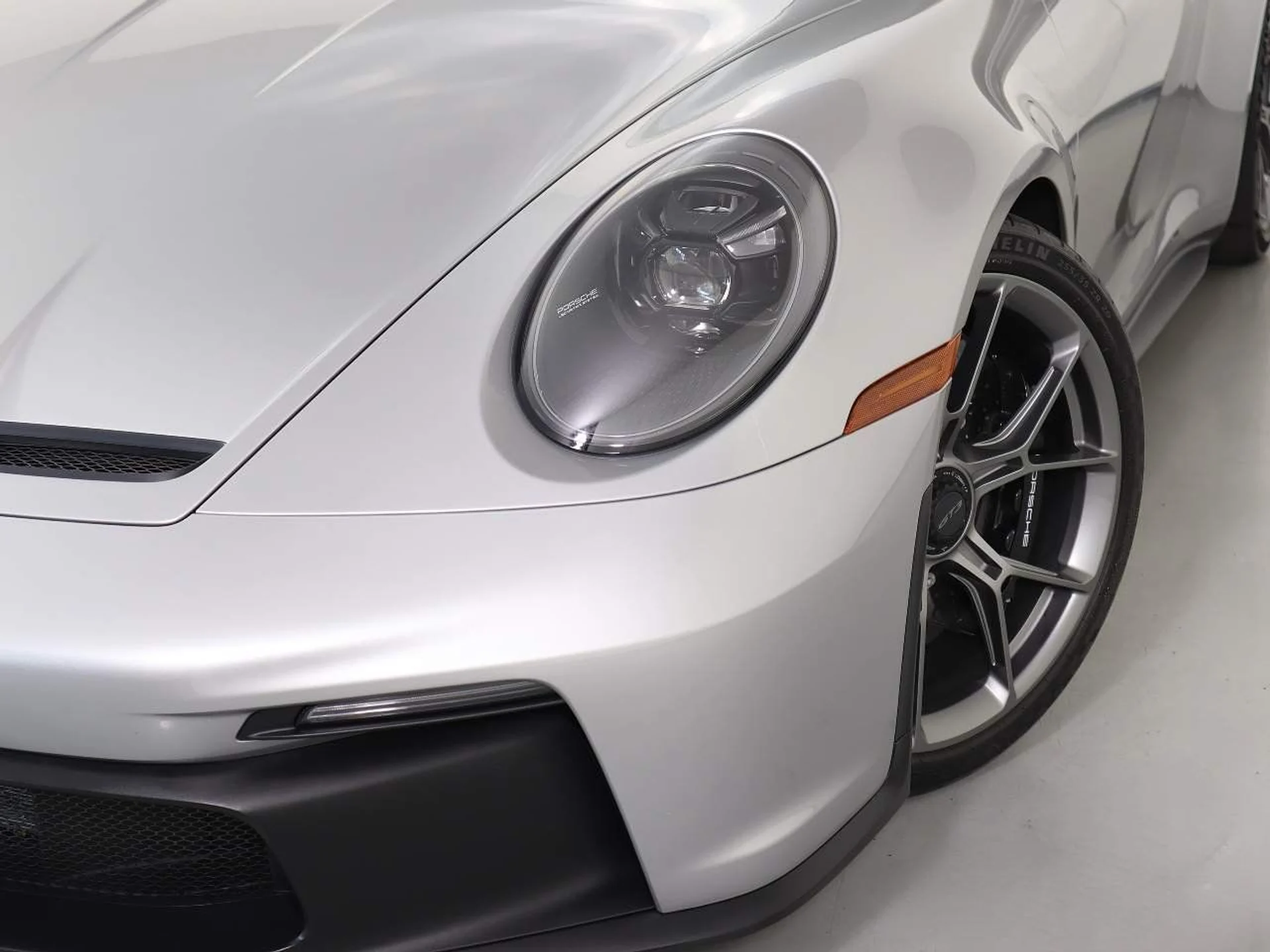 mph011_459143157_cd6be9fb87a46c99bd570126610966b6_65d998a435