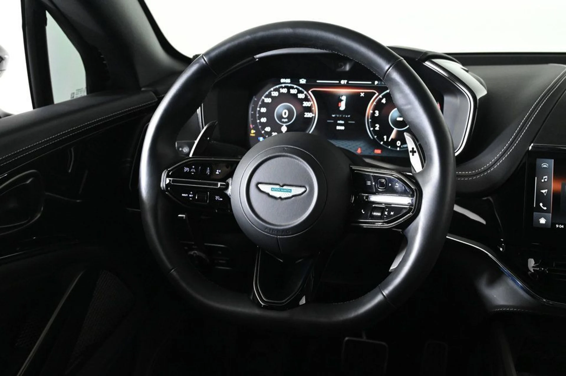 mph011_467590488_used_2025_aston_martin_dbx_707_11350_22931287_11_1024_f6b85b98c6