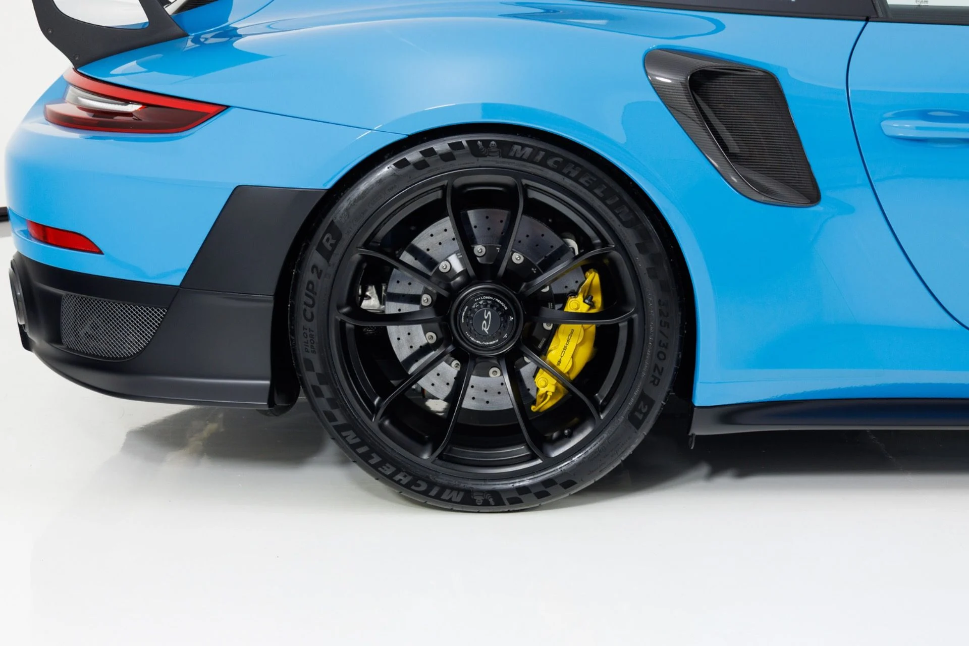 mph011_467918850_Used_2019_Porsche_911_GT_2_RS_1792013900_88a07ea129
