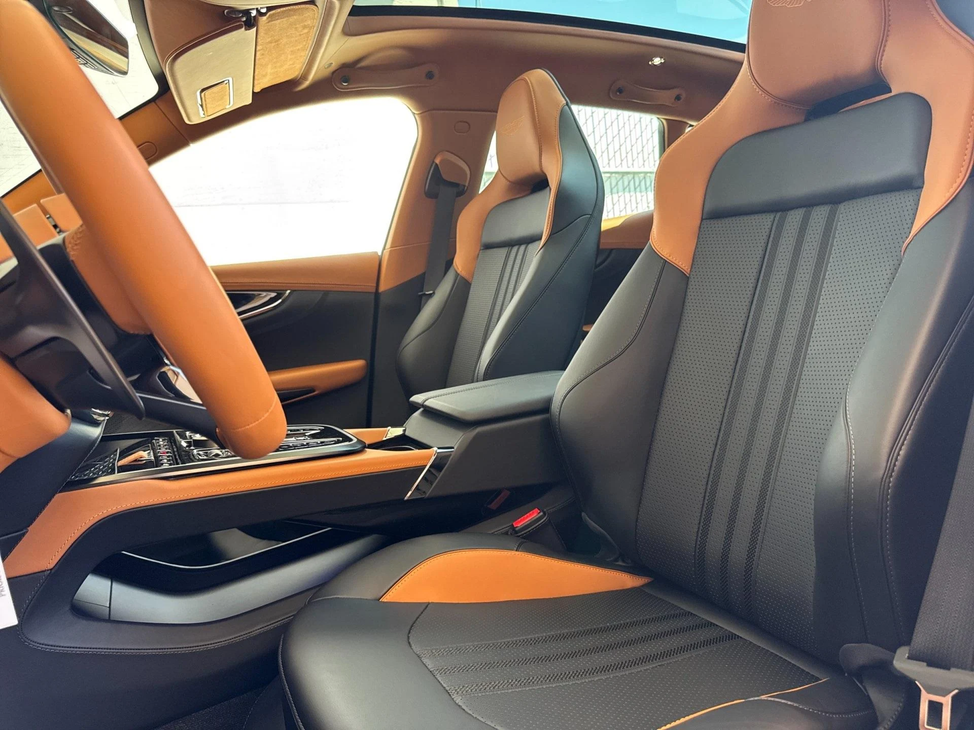 mph011_468179627_New_2025_Aston_Martin_DBX_707_1754468411_0d43893a1b