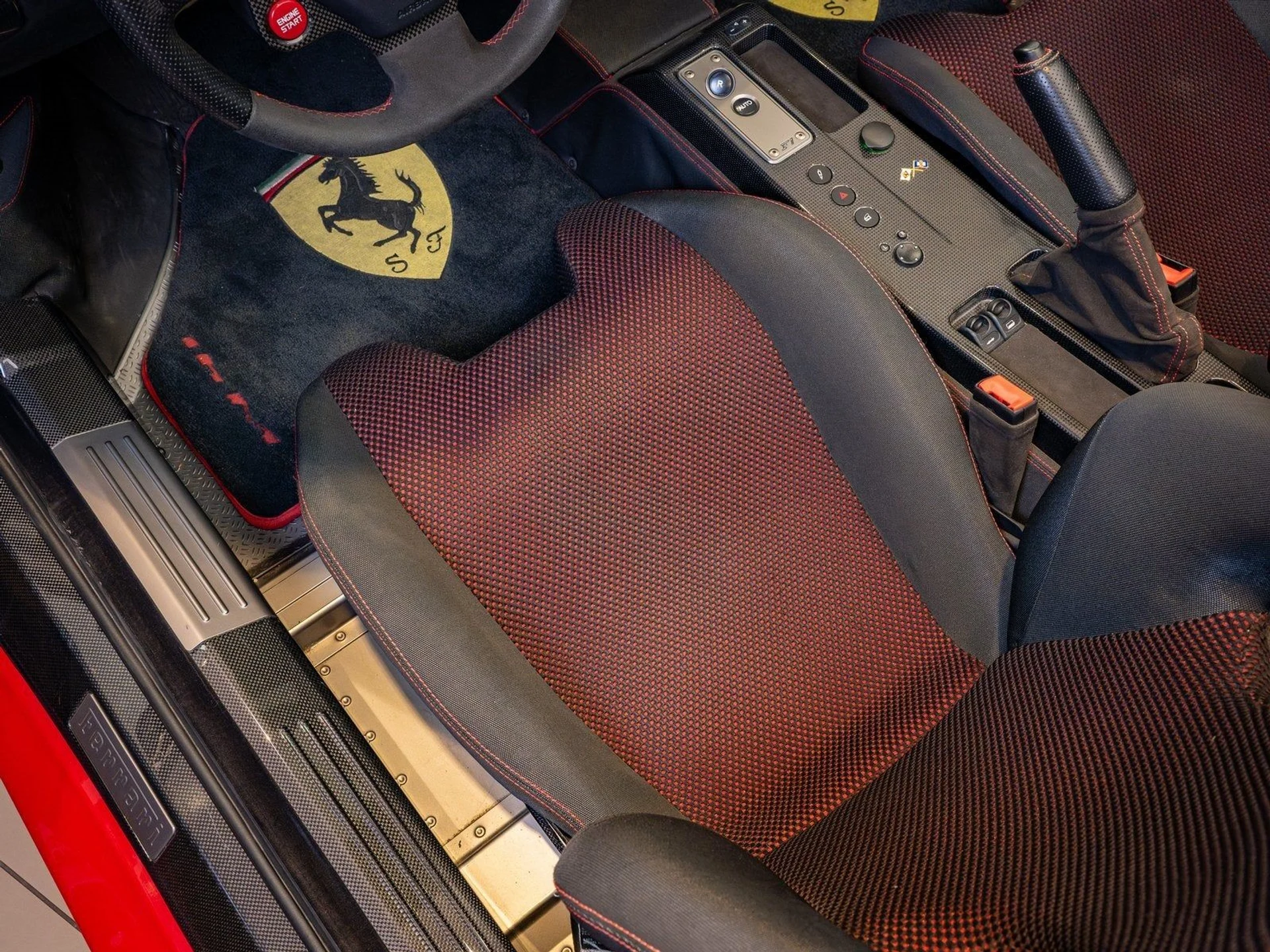 mph011_46887510_12_3f13940cec