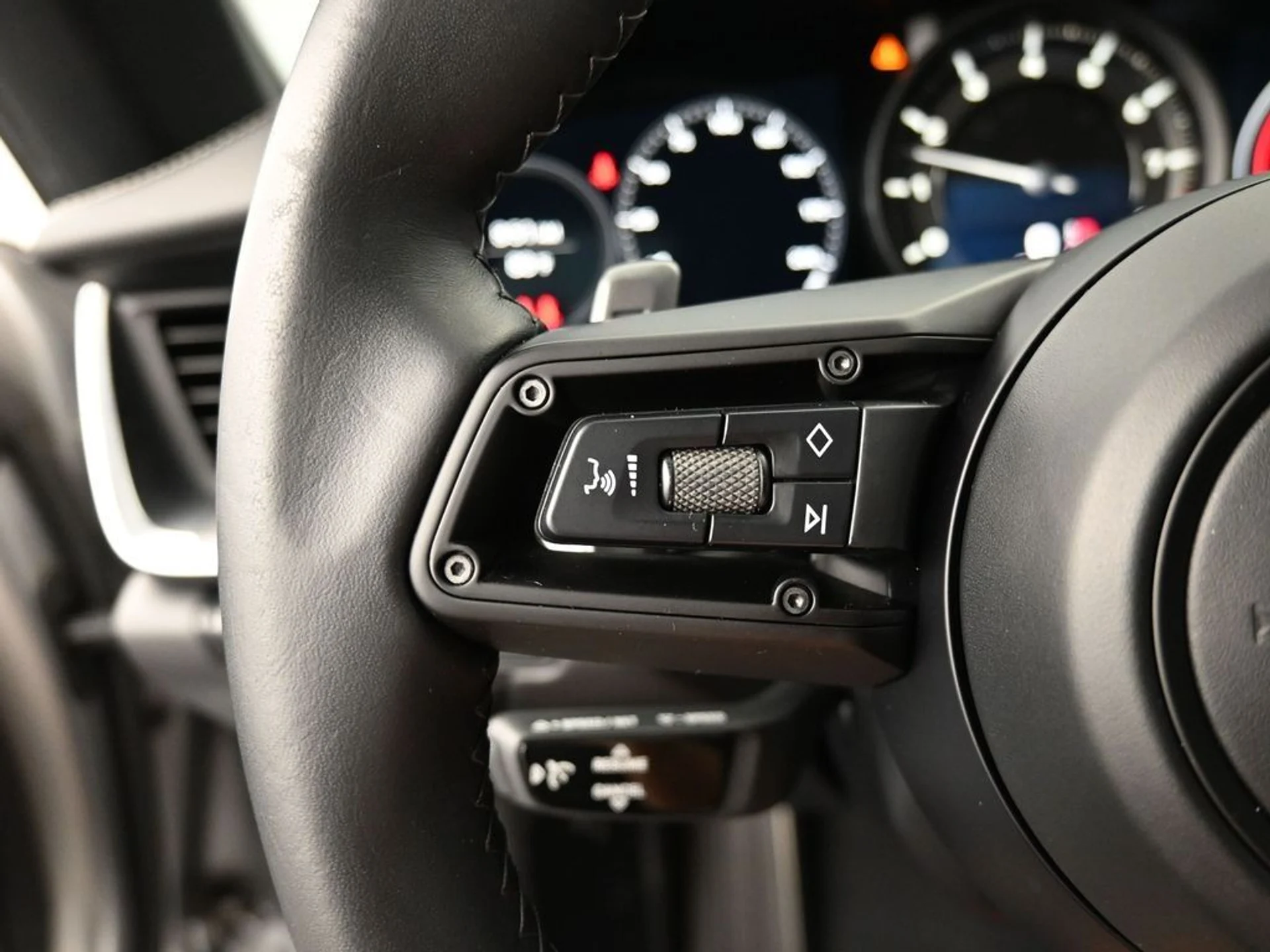 mph011_47633718_60fc8c73d332eba19d33e4922bb58e58_60e31501be