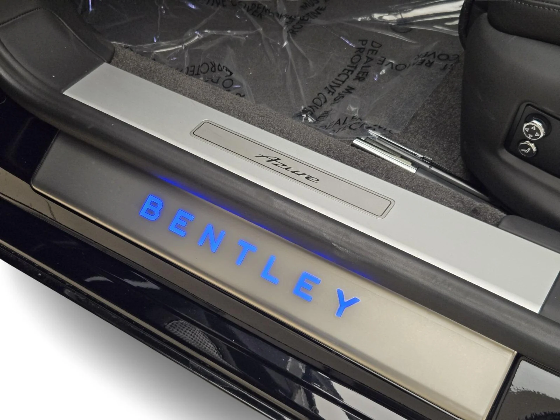 mph011_480934087_Used_2023_Bentley_Flying_Spur_V8_1761376094_d46cc2ec06