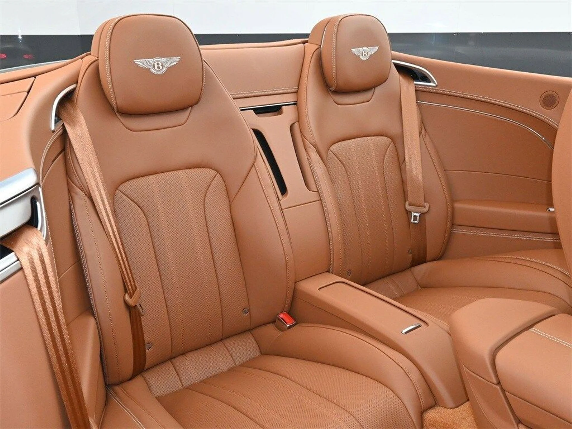 mph011_483914286_d66f0951496e3d6fa2478ff98677365ax_2fd3c27adb