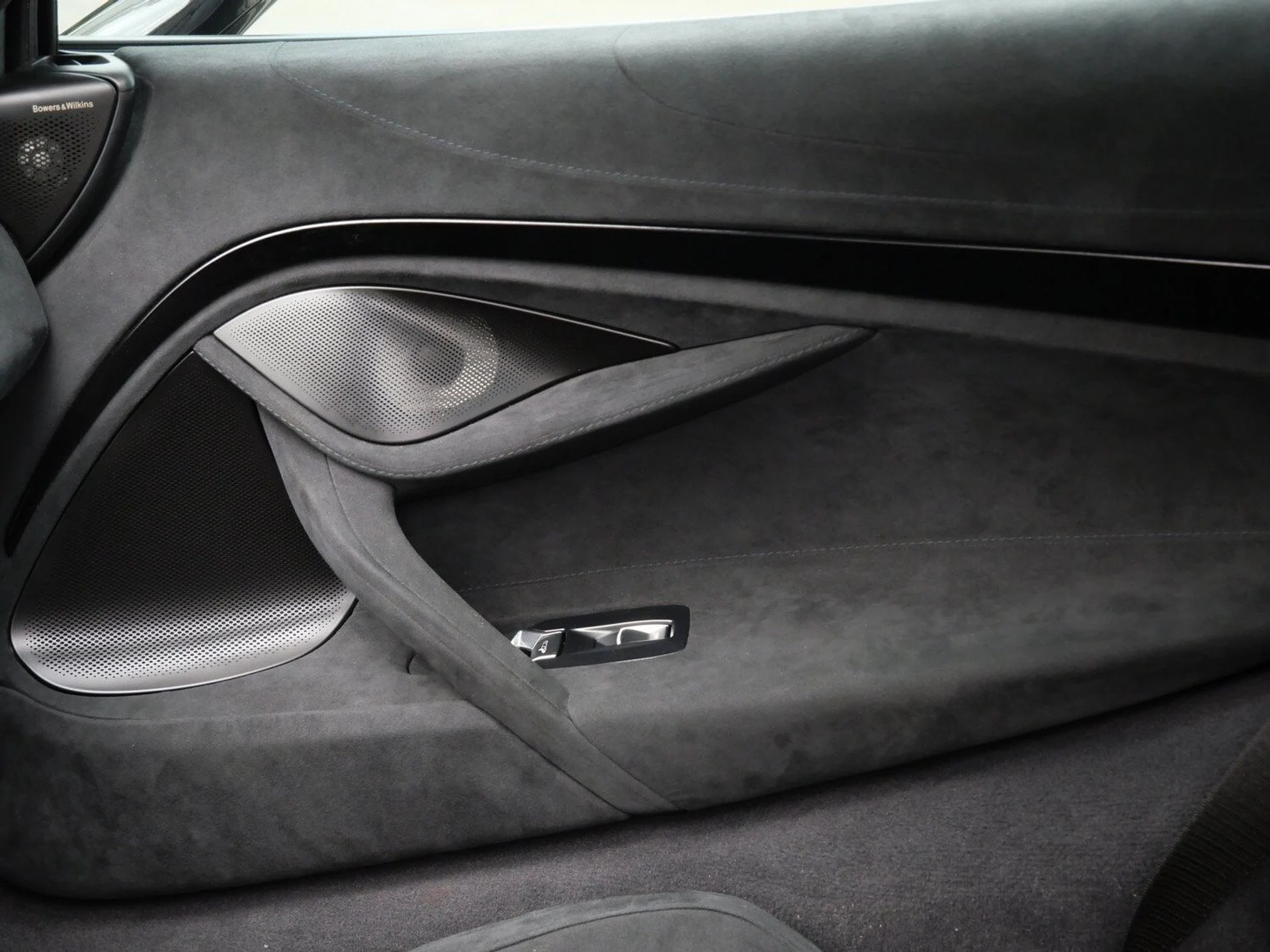 mph011_484941555_d43e2708fd2f94d01e8008ad7552a60cx_4f683443e6