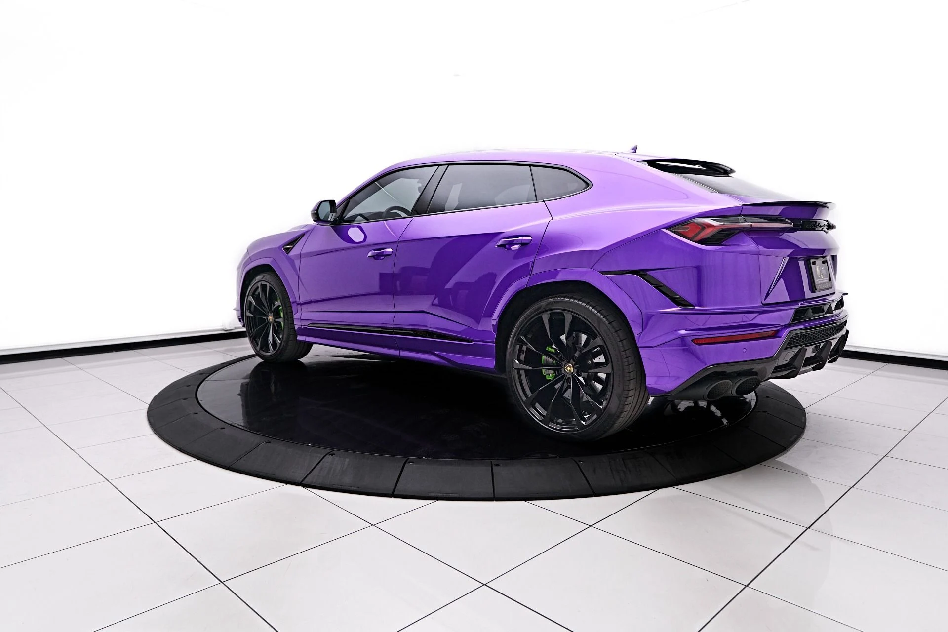 mph011_485019451_Used_2024_Lamborghini_Urus_S_1753236168_e2039986e3