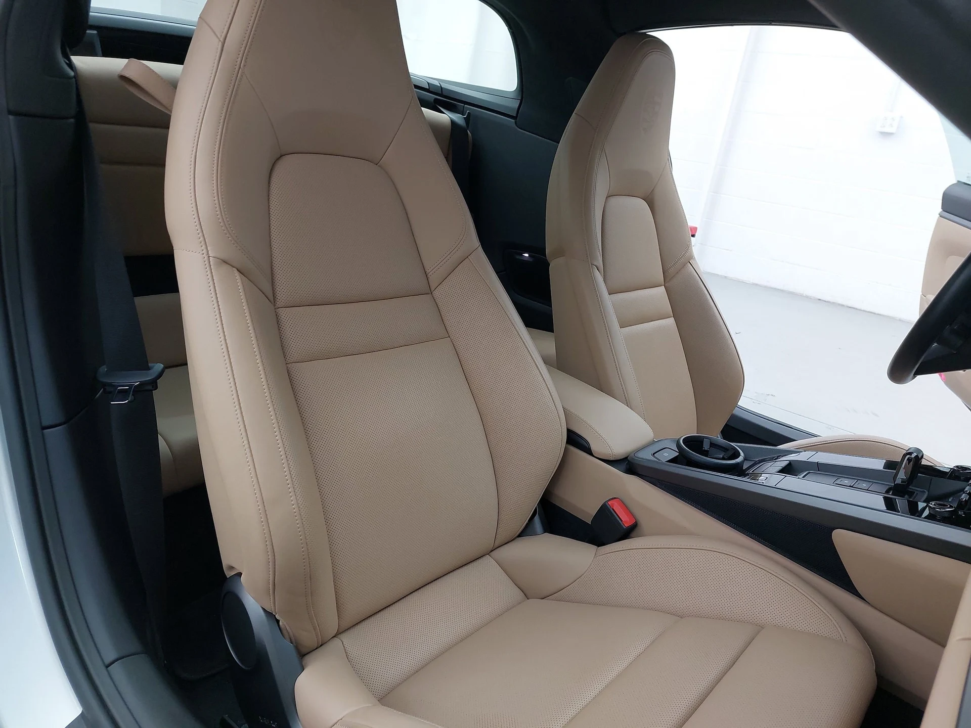 mph011_498782197_eecb5ed73f823dac13fe228f851bb9e7x_2cd3b4f180