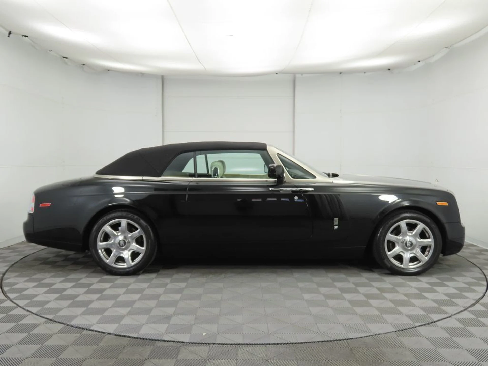 mph011_527843497_used_2012_rolls_royce_phantom_coupe_2drdrophead_8119_22959977_12_1024_366107e656
