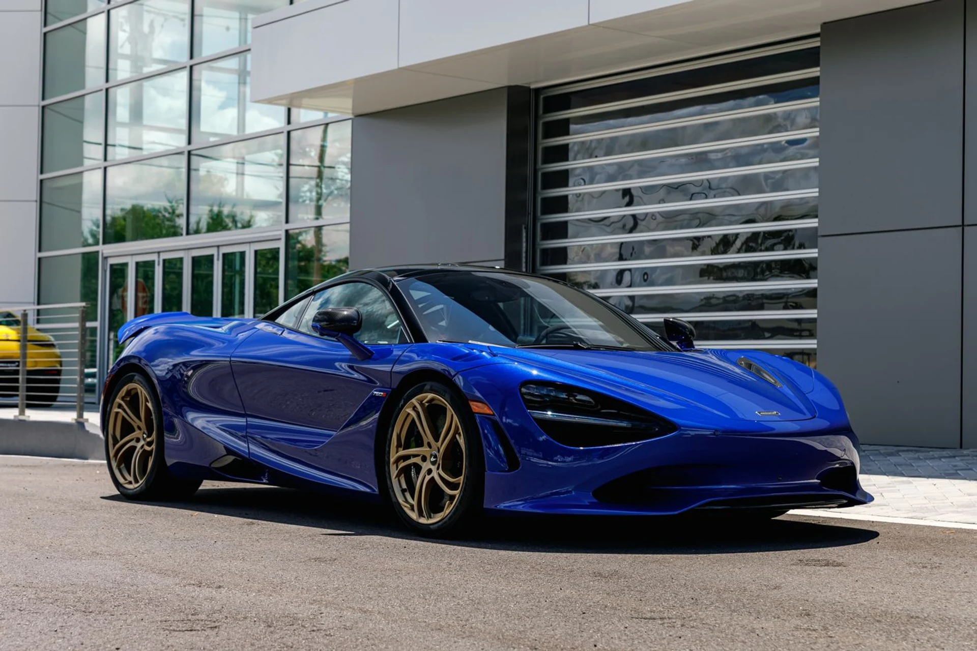 mph011_529198407_573_p12_l_4442da0931