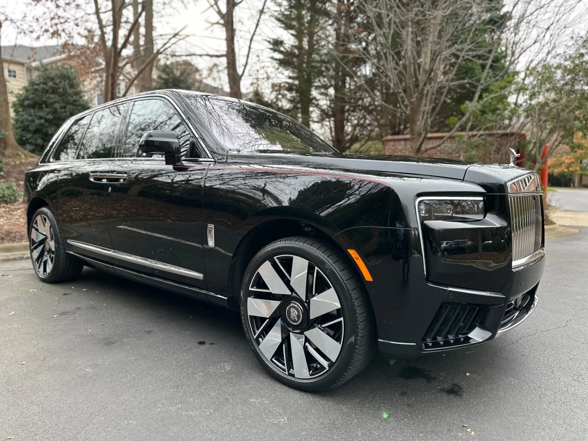mph011_532549472_Used_2025_Rolls_Royce_Cullinan_1764879813_41241c6f56