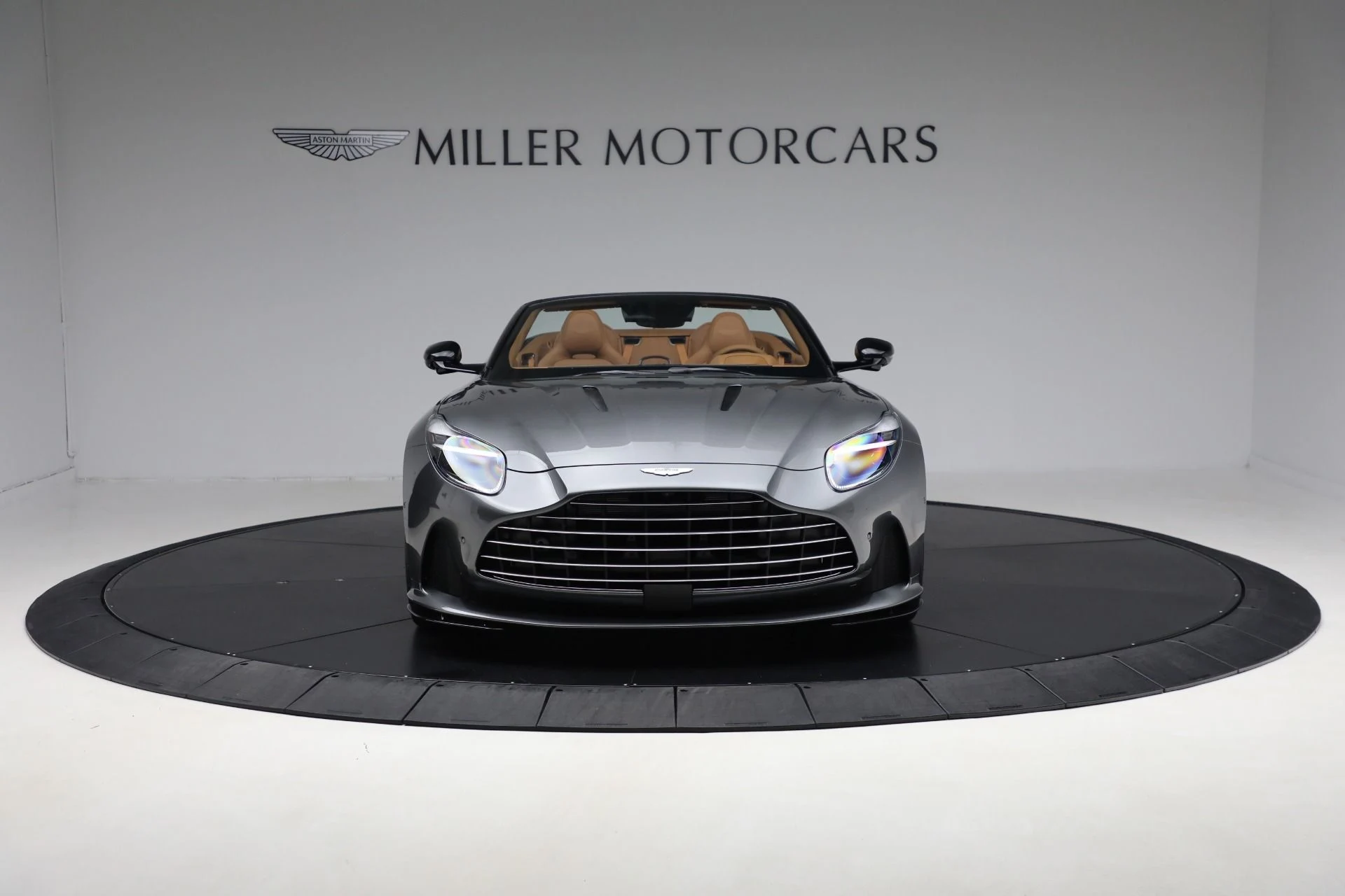 mph011_536898669_New_2025_Aston_Martin_DB_12_Volante_7098b4702a