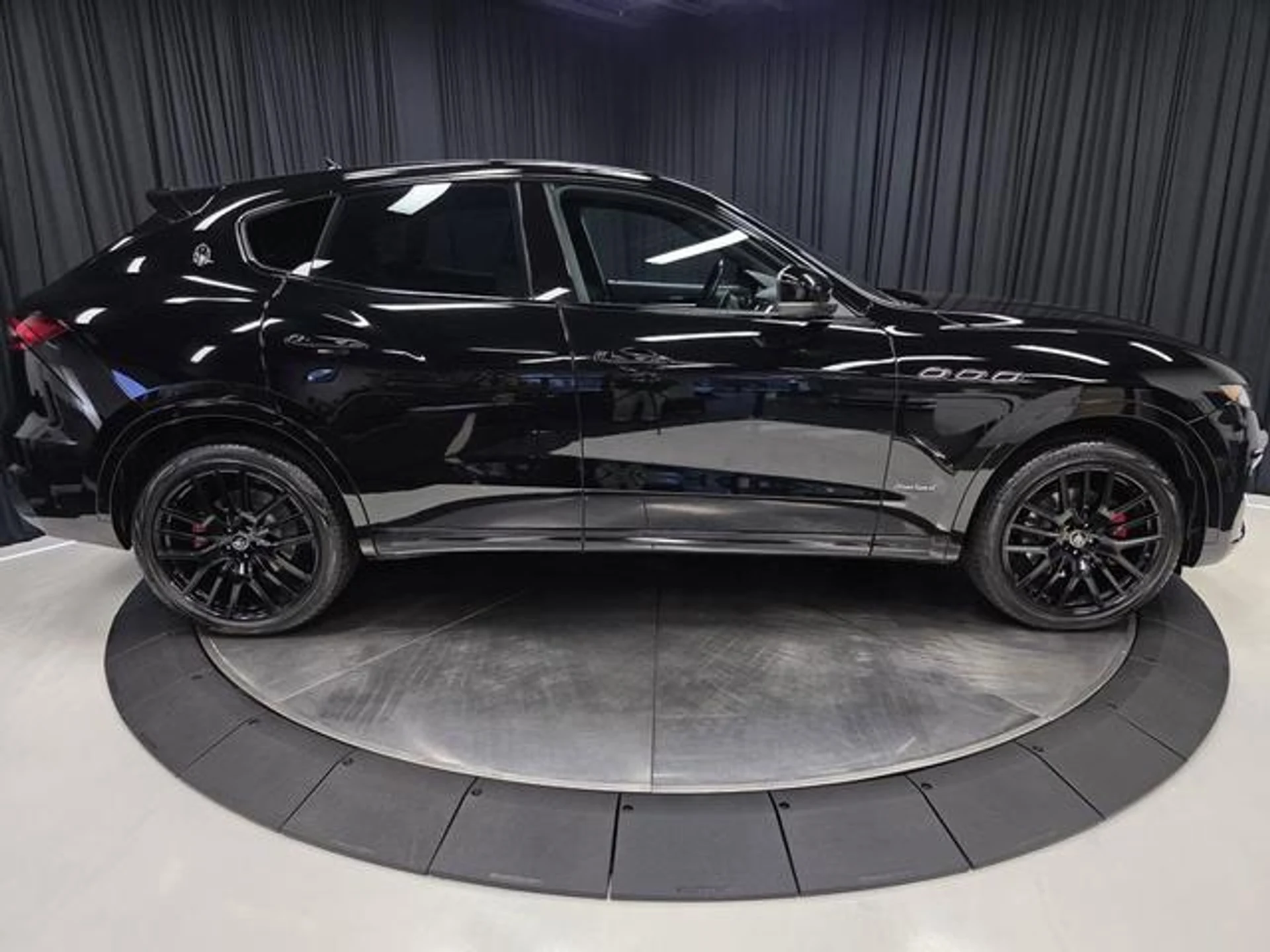 mph011_539052516_61_E_Xwls_E_Gb_Rg_AT_04u_Exvw_Iu_KY_20_4e6b3d8bb9