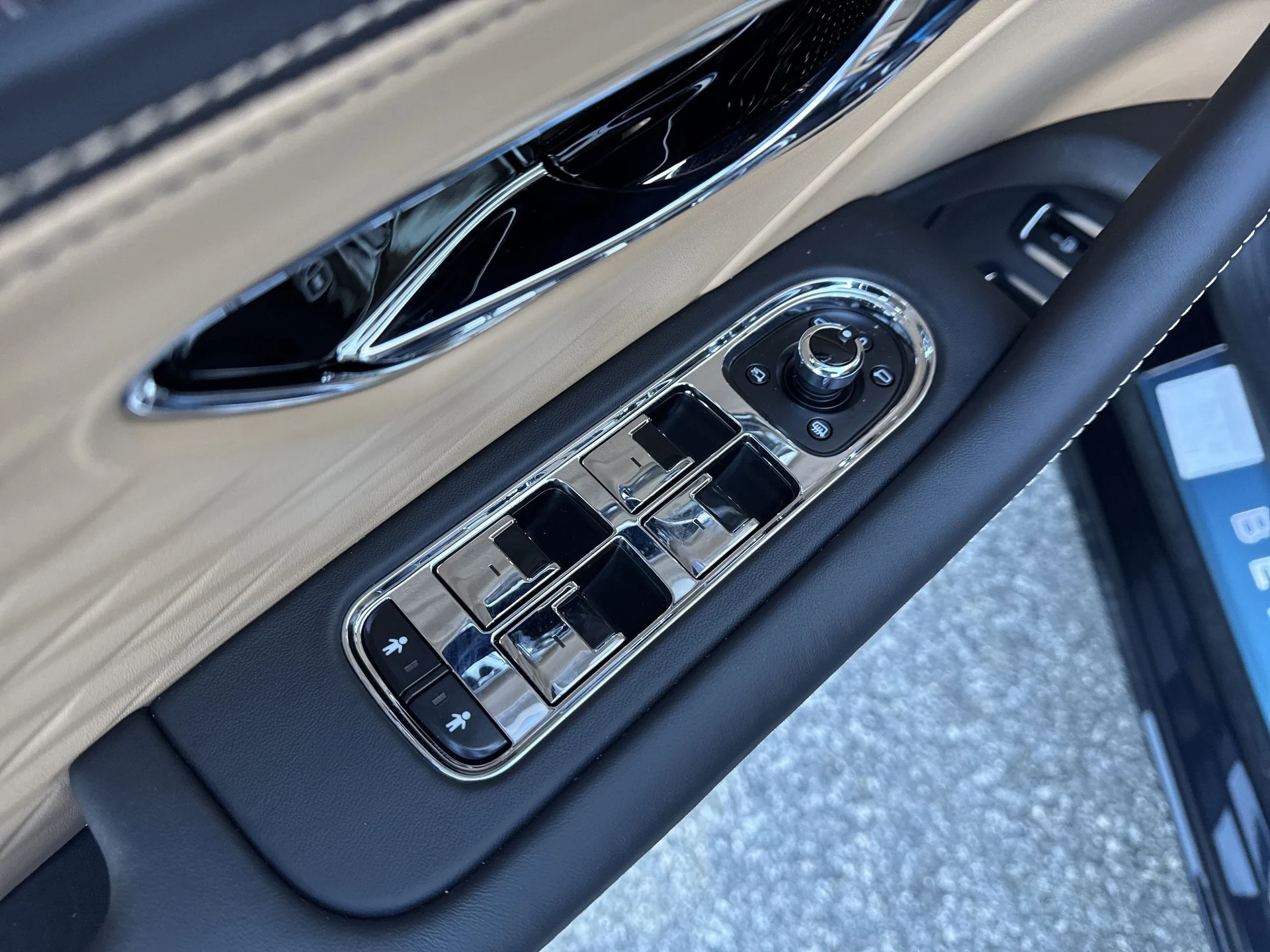 mph011_545624126_343c1edda1856eae971126a93a1d7283x_56954124f2