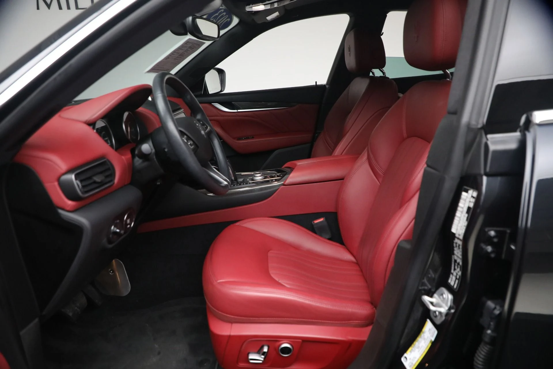 mph011_555475217_Used_2023_Maserati_Levante_GT_1772121424_0d43a1f938