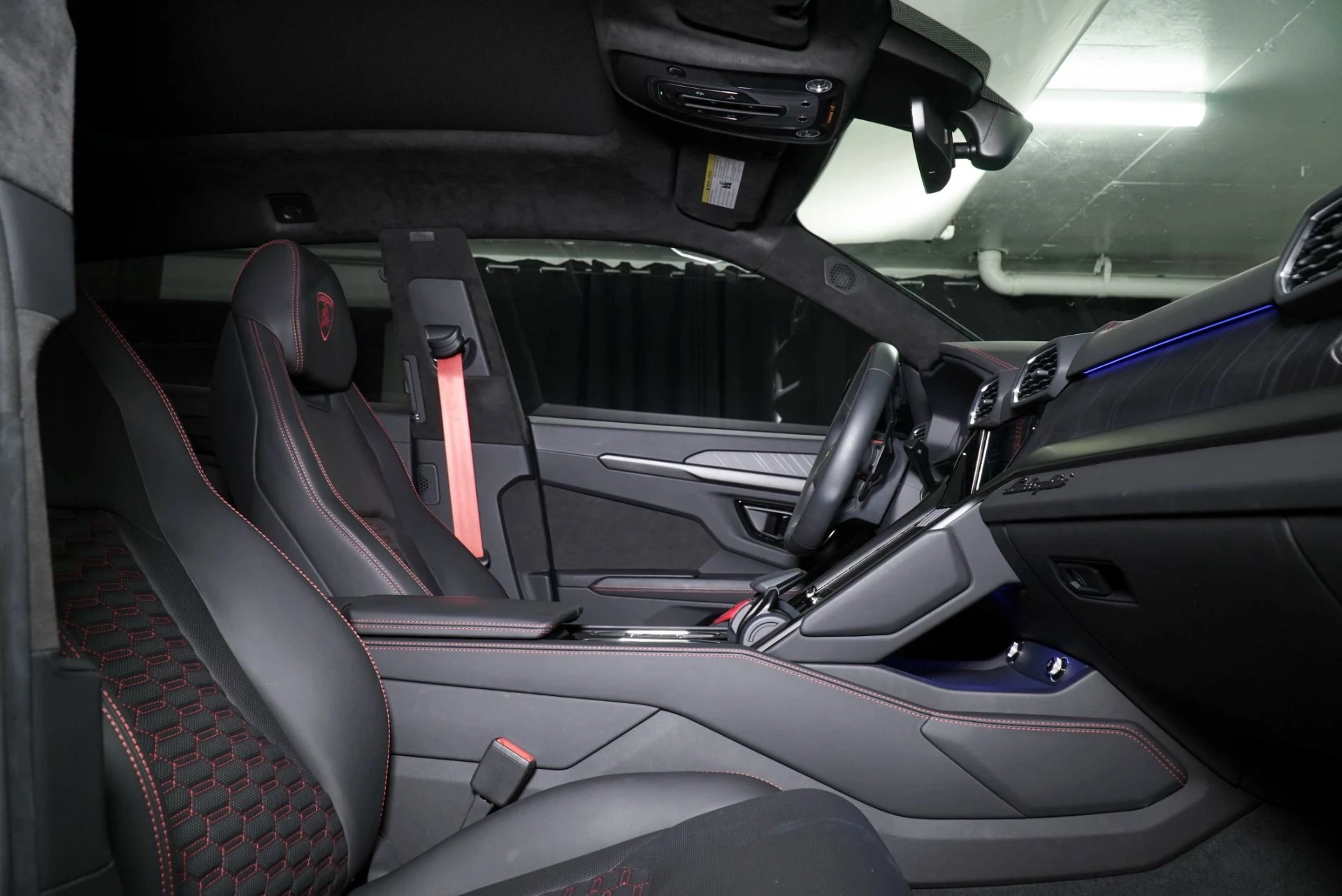 mph011_555818931_Used_2024_Lamborghini_Urus_S_1775152944_f599cdc8eb