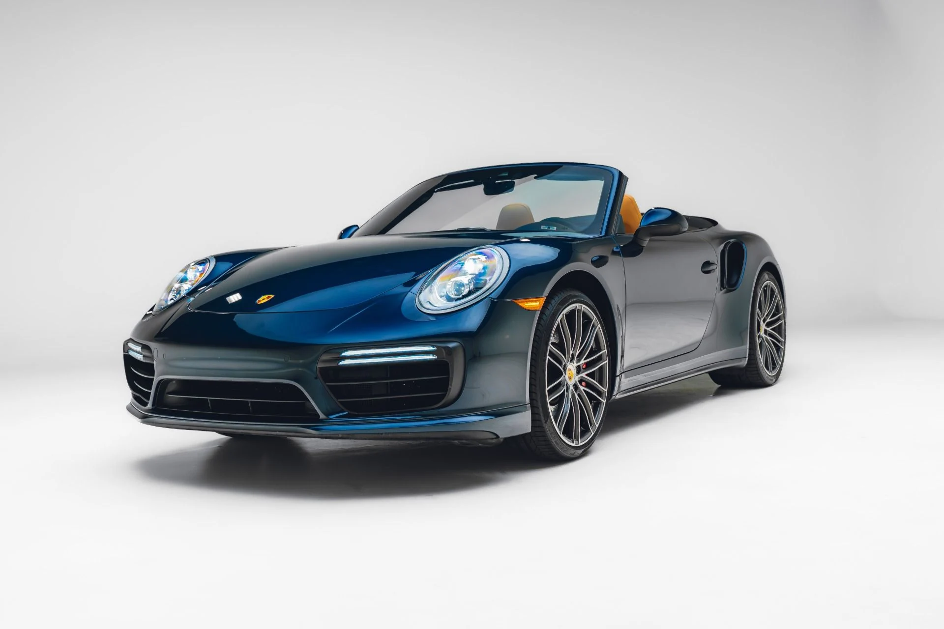 mph011_556763614_Used_2019_Porsche_911_Turbo_1781652567_566b278004