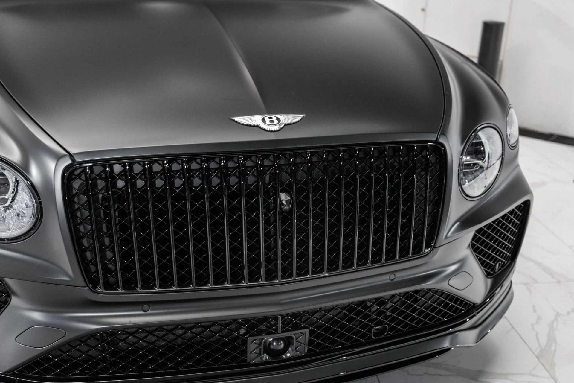 mph011_569825481_Used_2024_Bentley_Bentayga_Azure_V8_1758720540_568b13c911