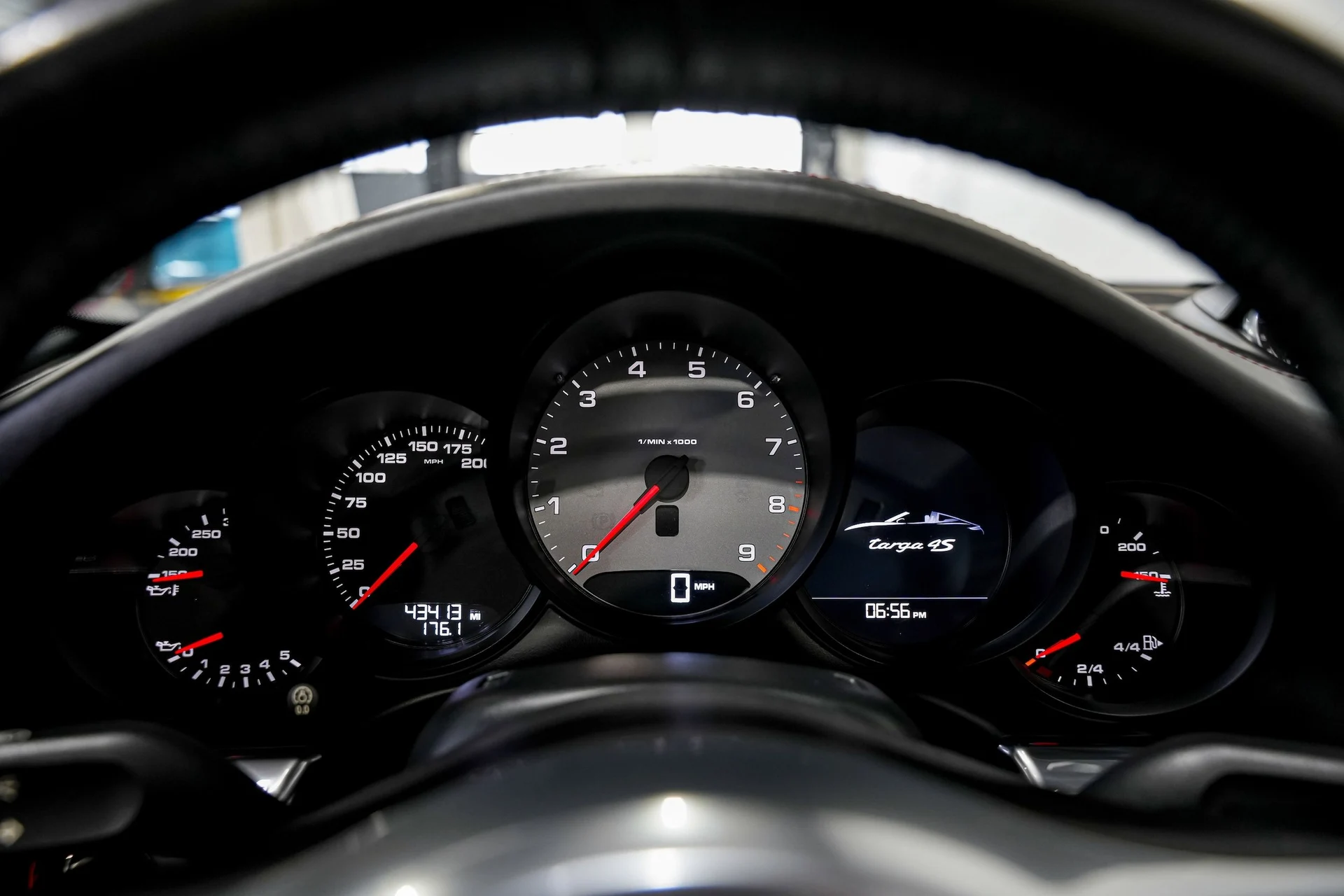 mph011_573771195_de30672854a6c35b9d174457220cac79x_f7ce1cf4fc