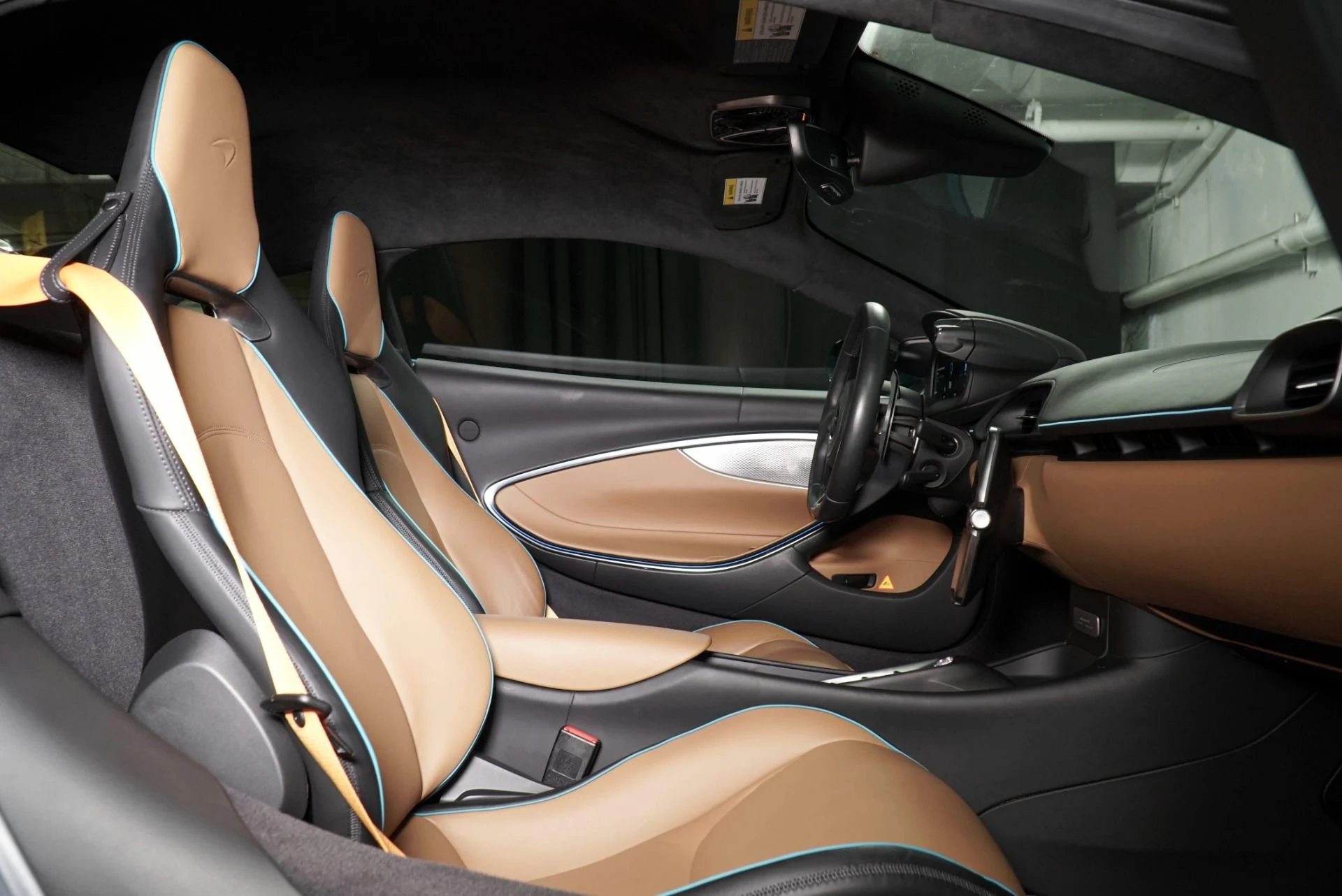 mph011_574398852_Used_2023_Mc_Laren_Artura_Tech_Lux_1773684519_777e7ed77d